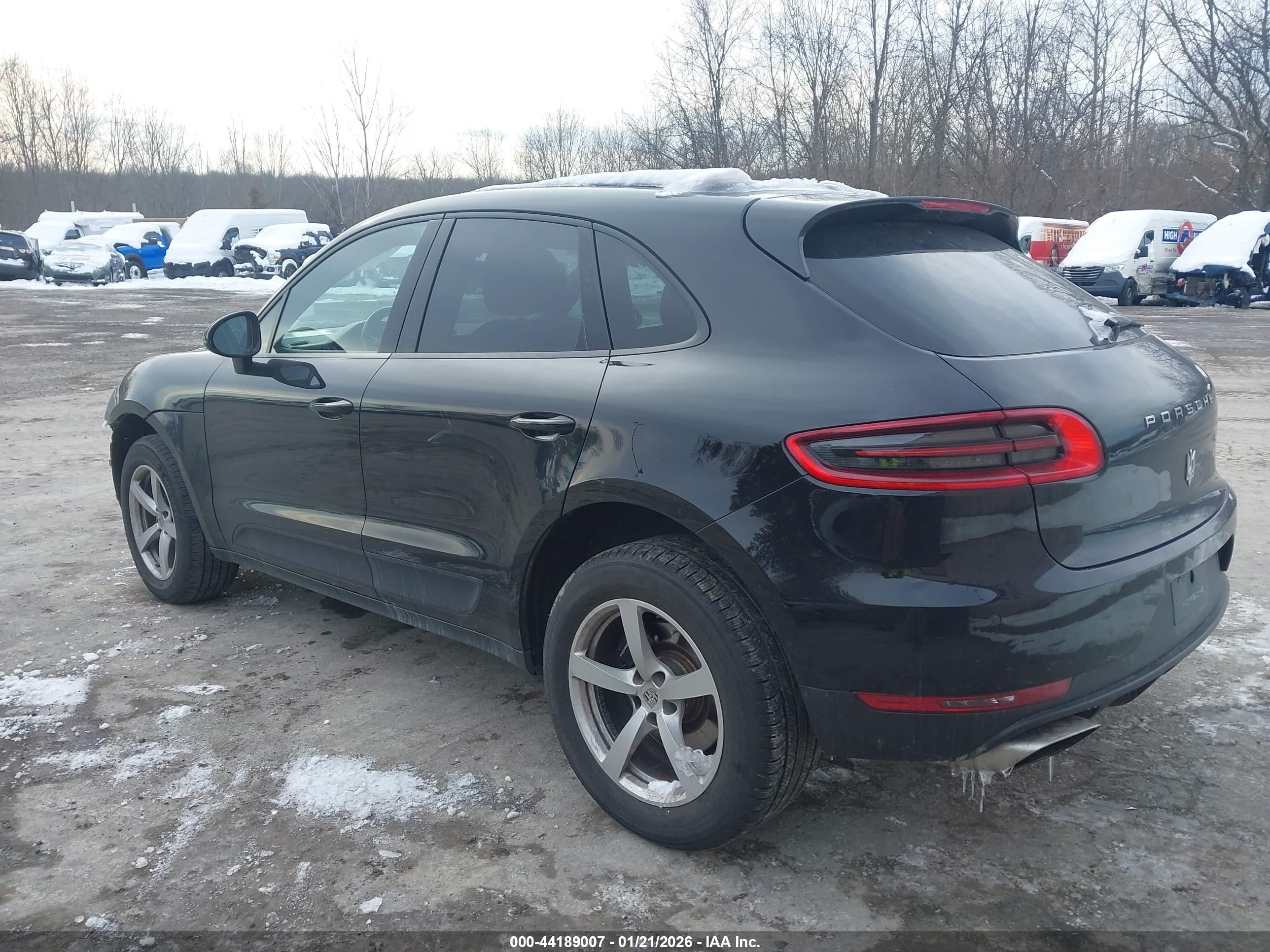 PORSCHE MACAN image 3