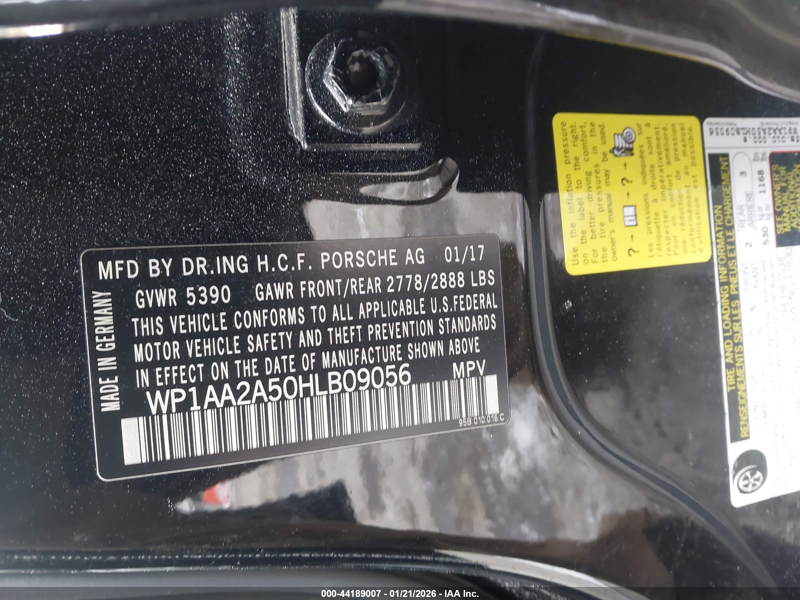PORSCHE MACAN image 9