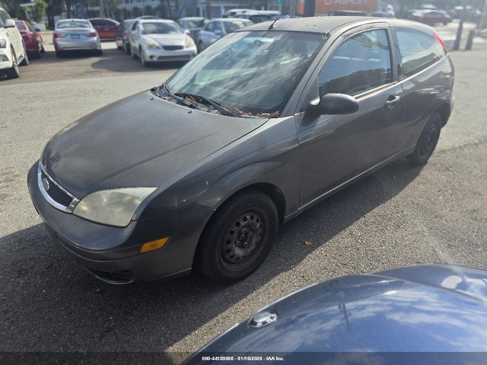 FORD FOCUS image 2