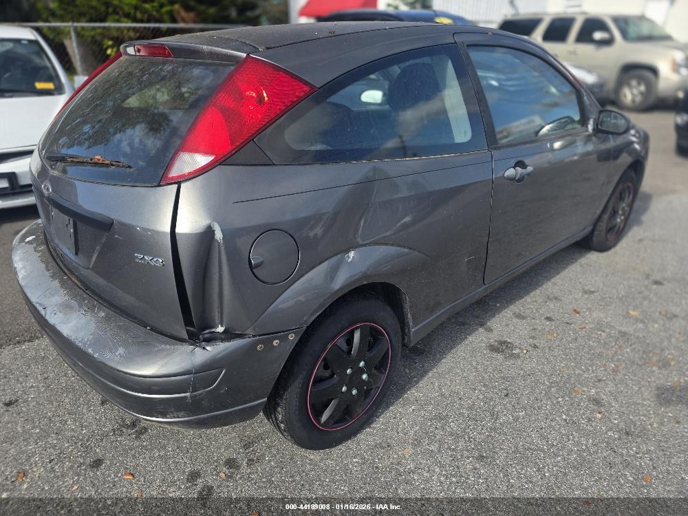 FORD FOCUS image 4
