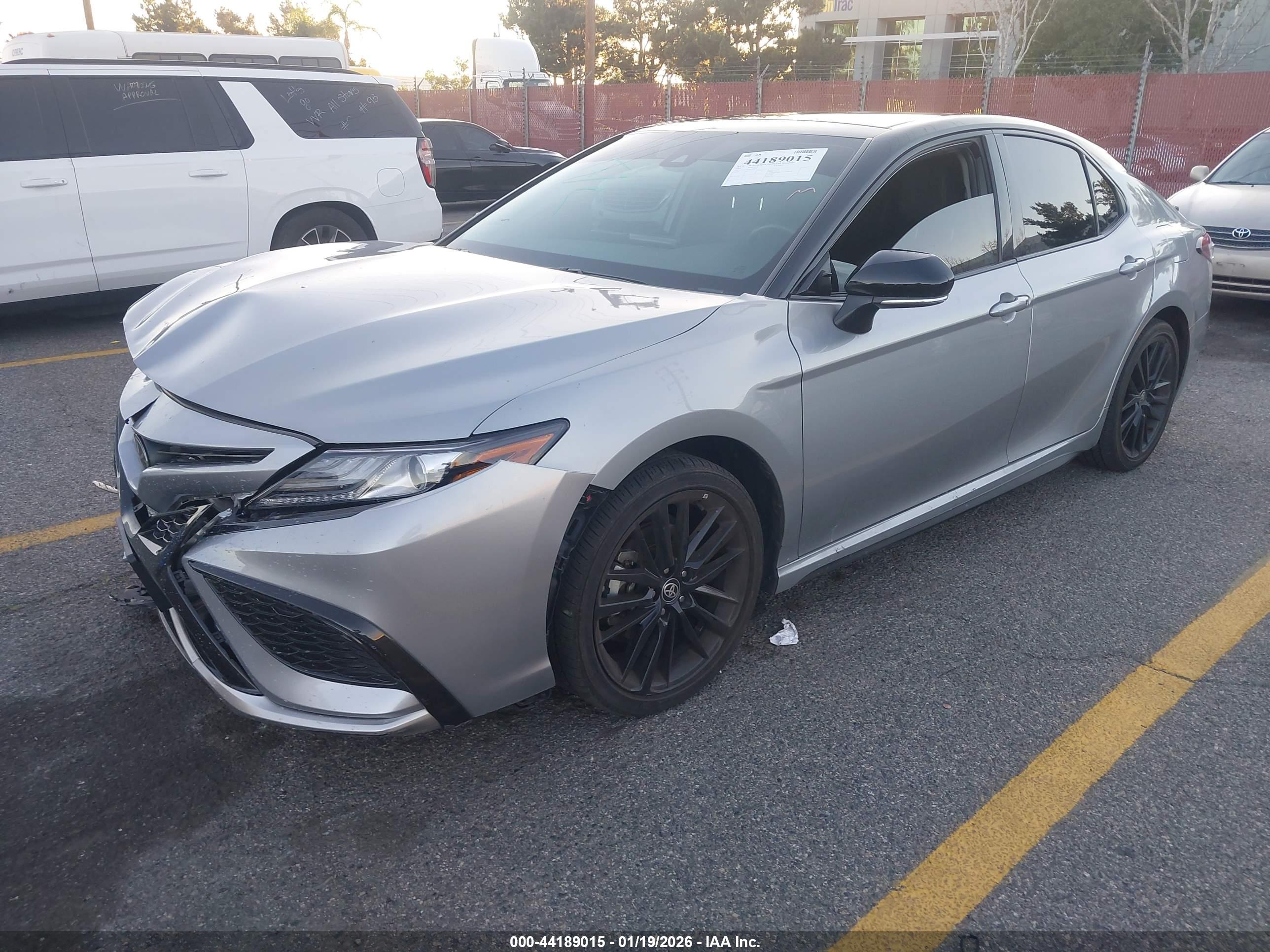 TOYOTA CAMRY image 2
