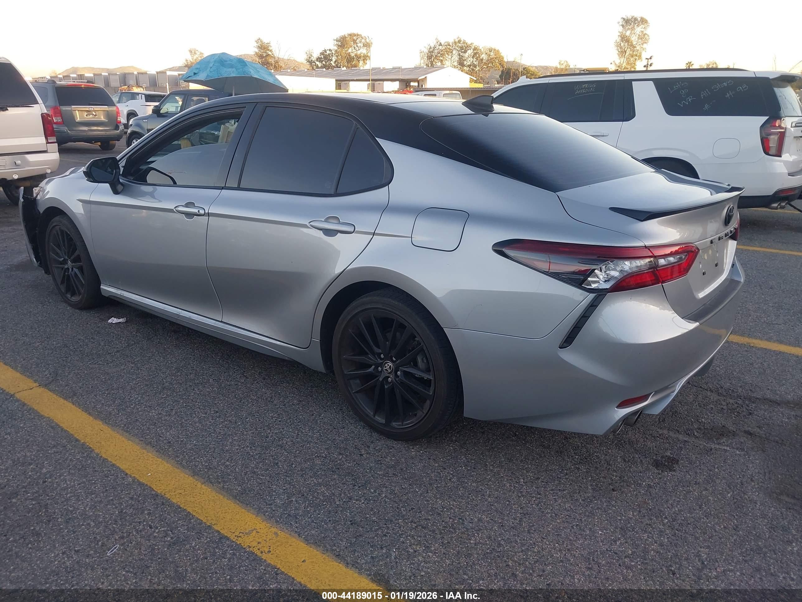 TOYOTA CAMRY image 3