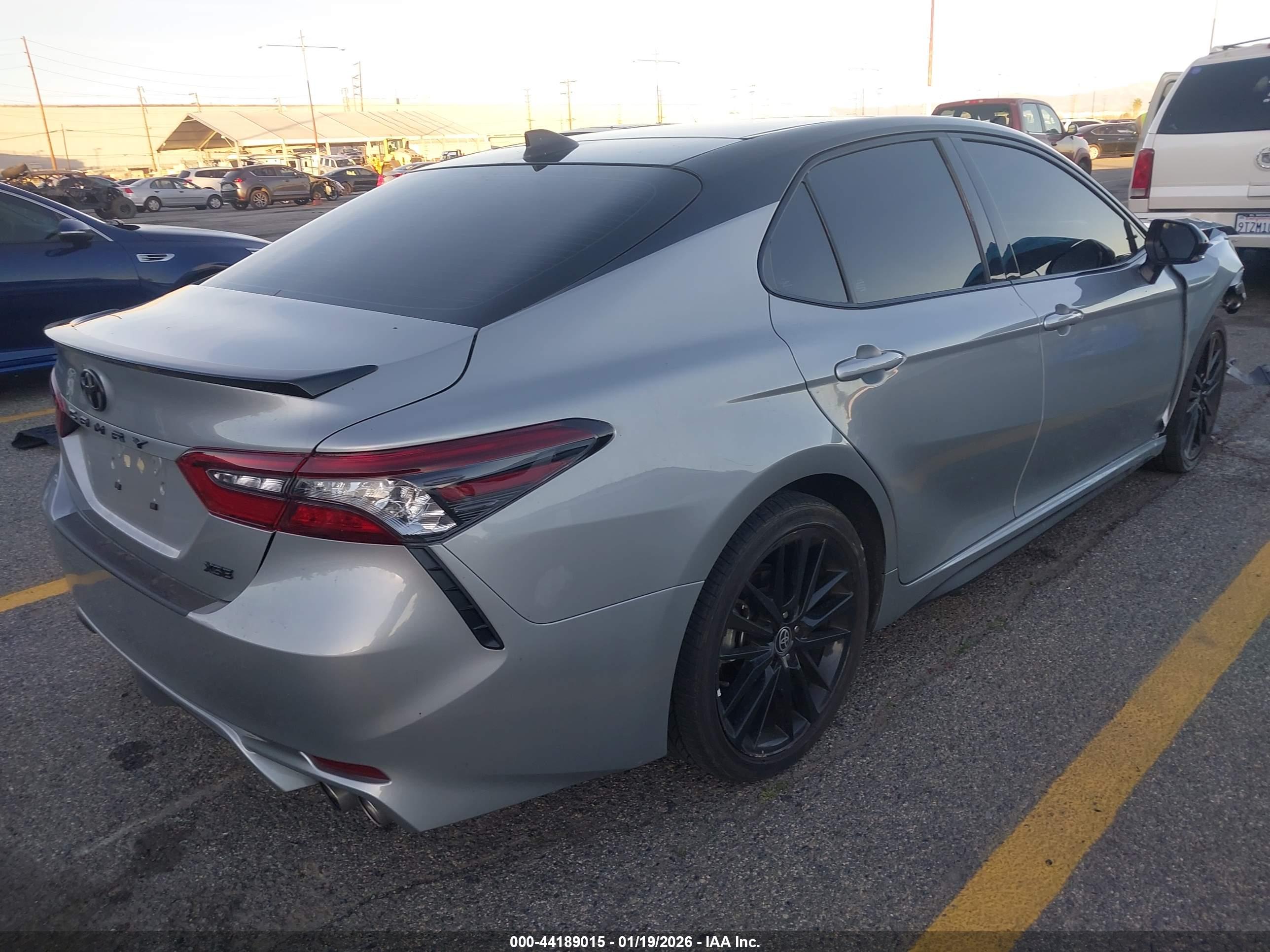 TOYOTA CAMRY image 4