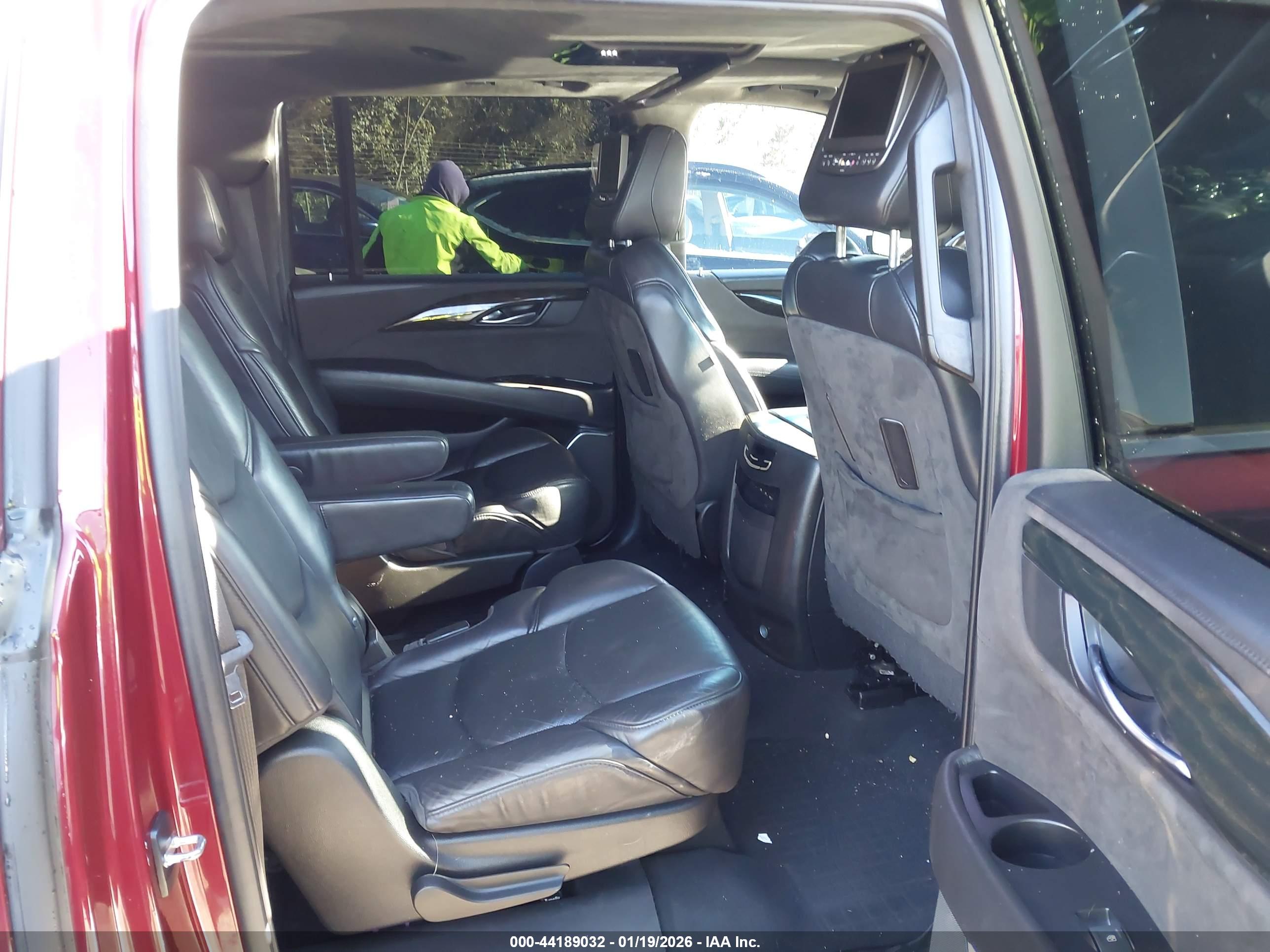 CADILLAC ESCALADE image 8