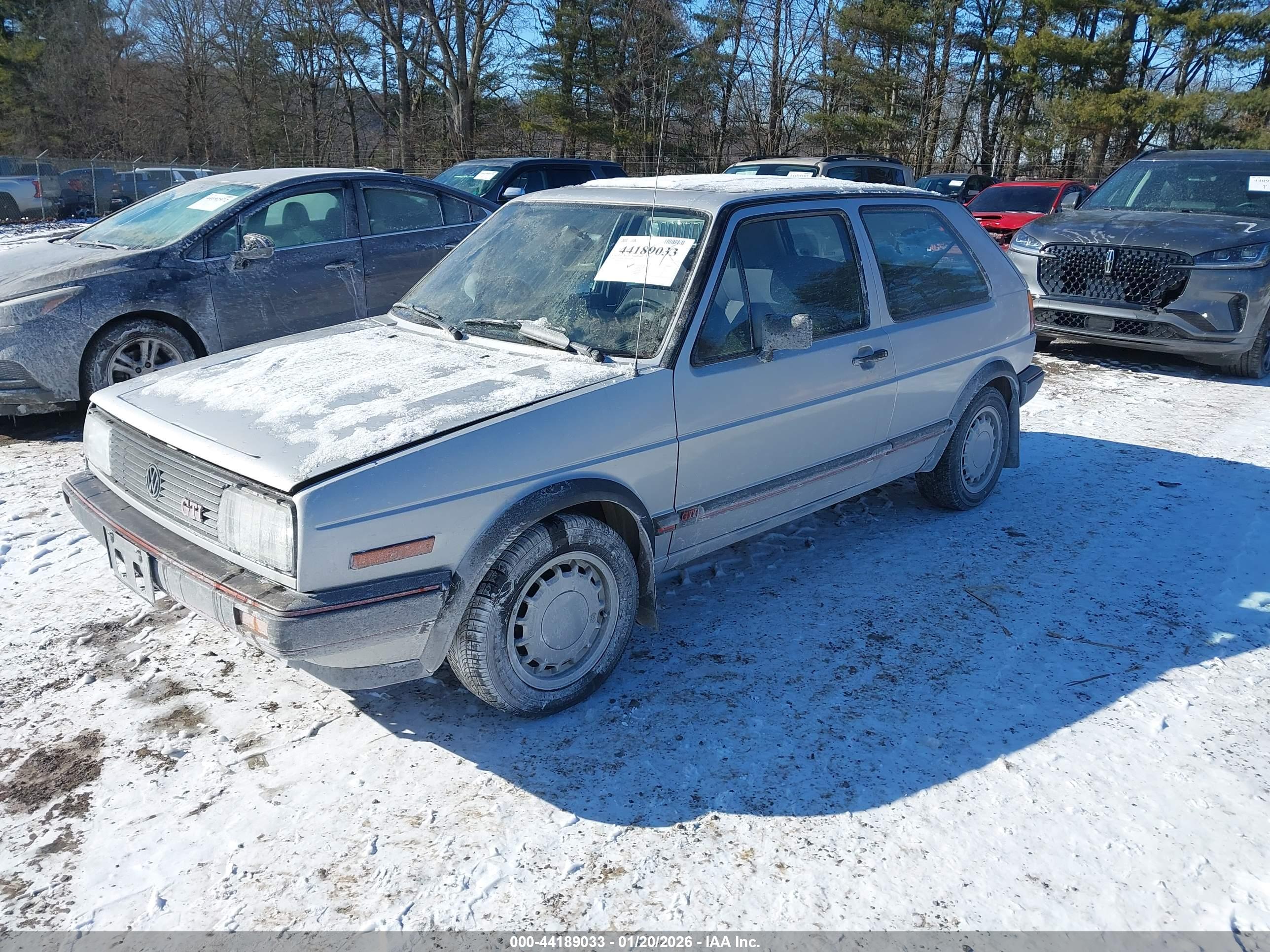 VOLKSWAGEN GTI image 2