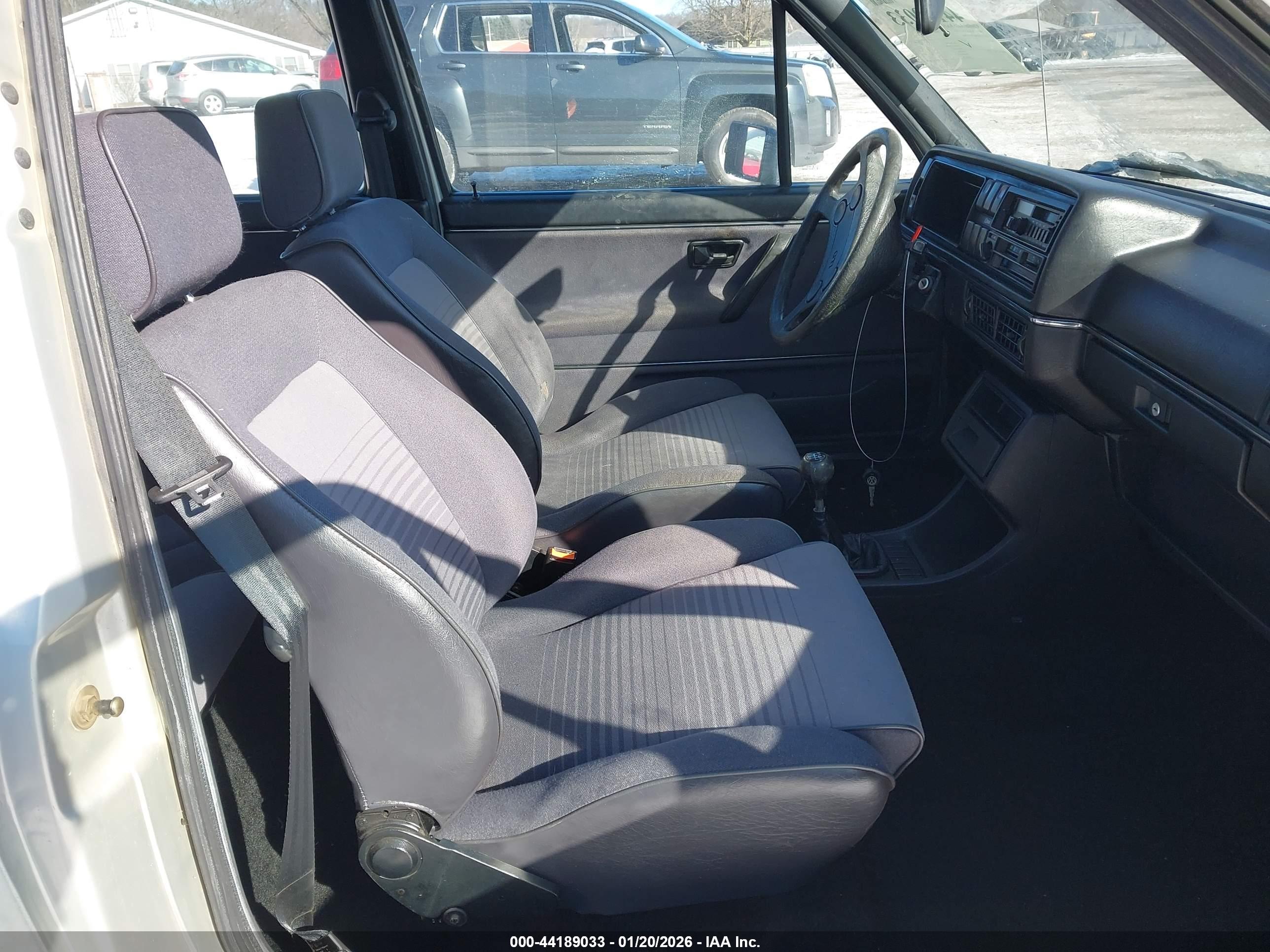 VOLKSWAGEN GTI image 5