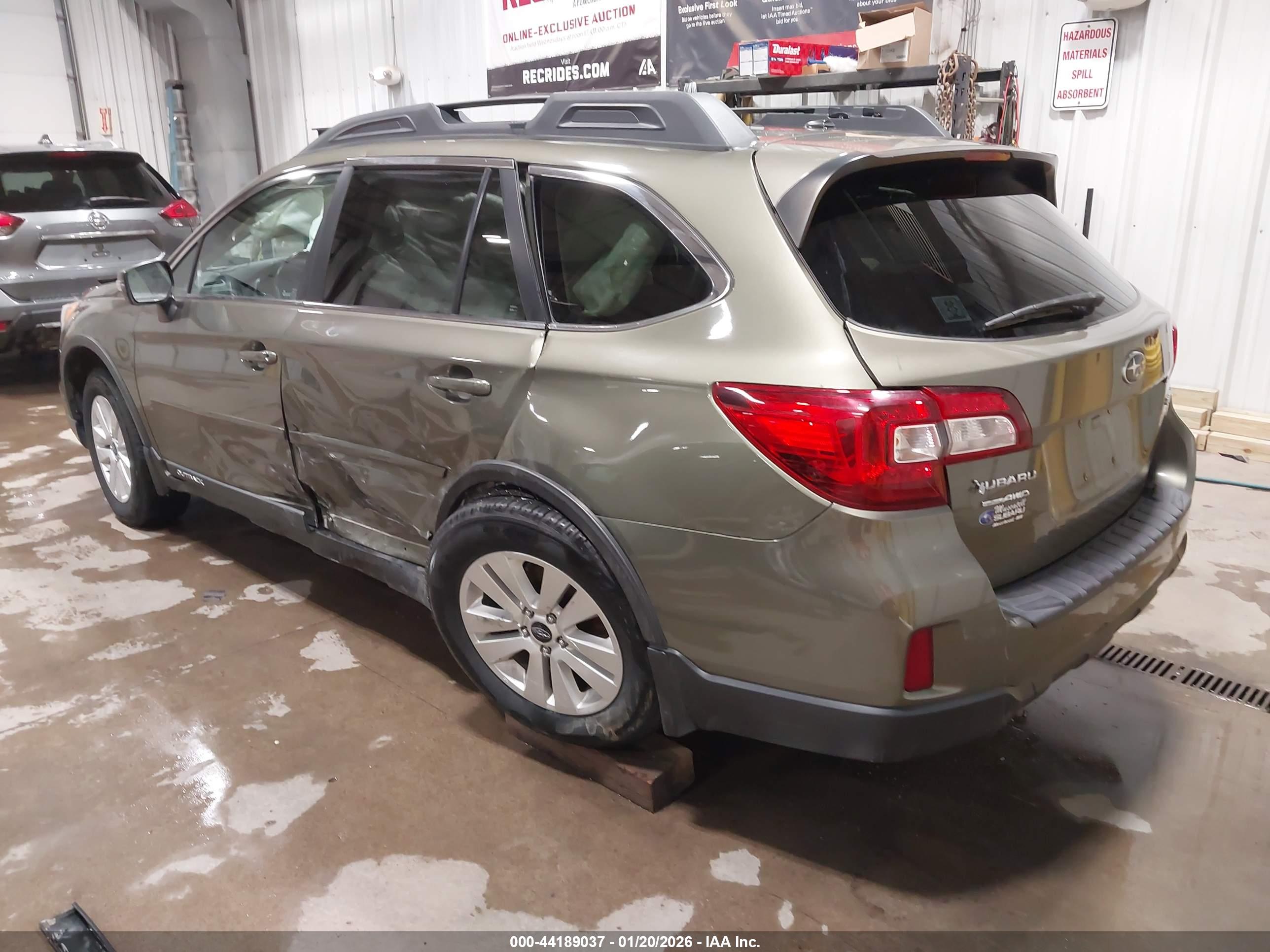 SUBARU OUTBACK image 3