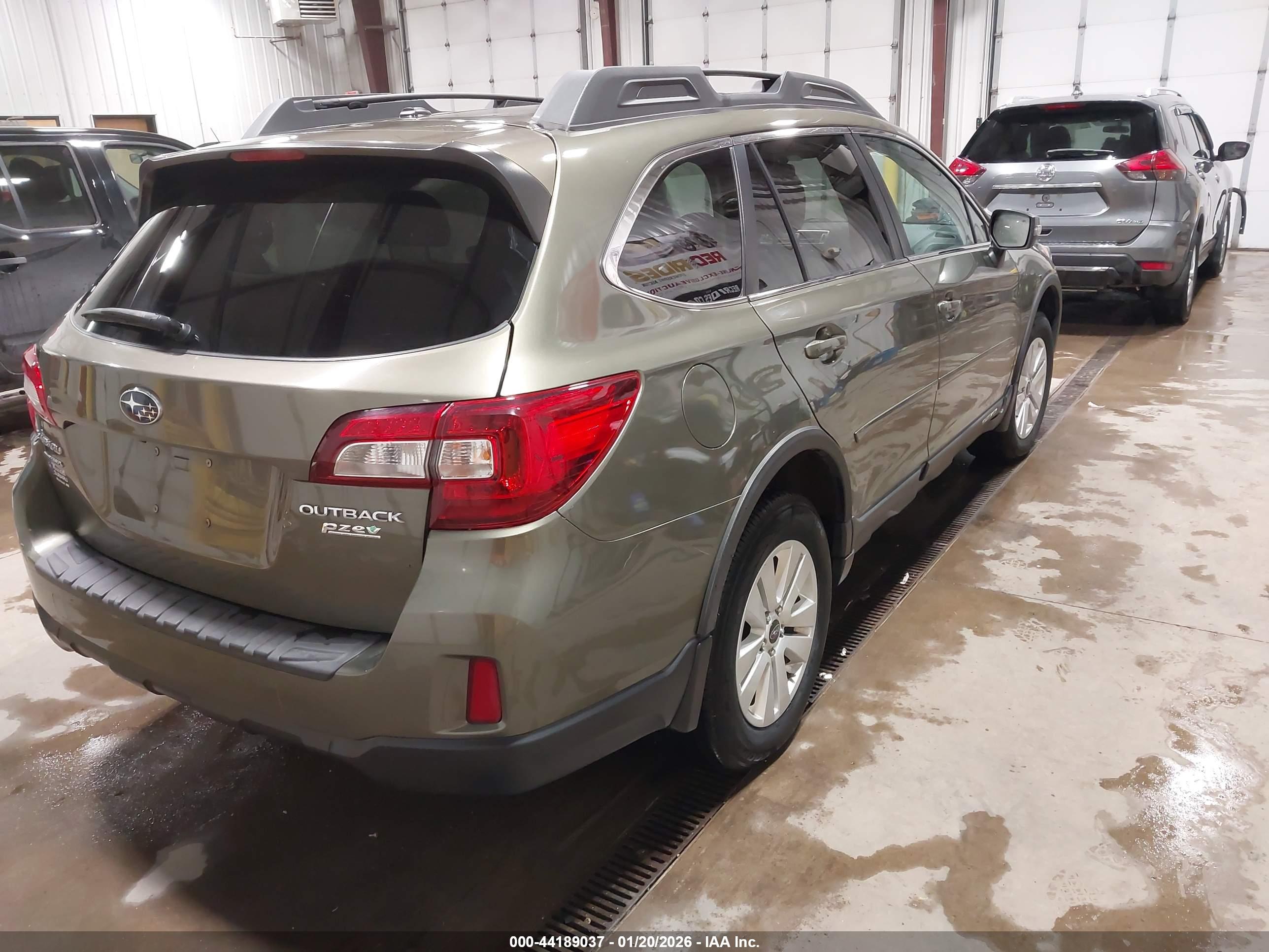 SUBARU OUTBACK image 4