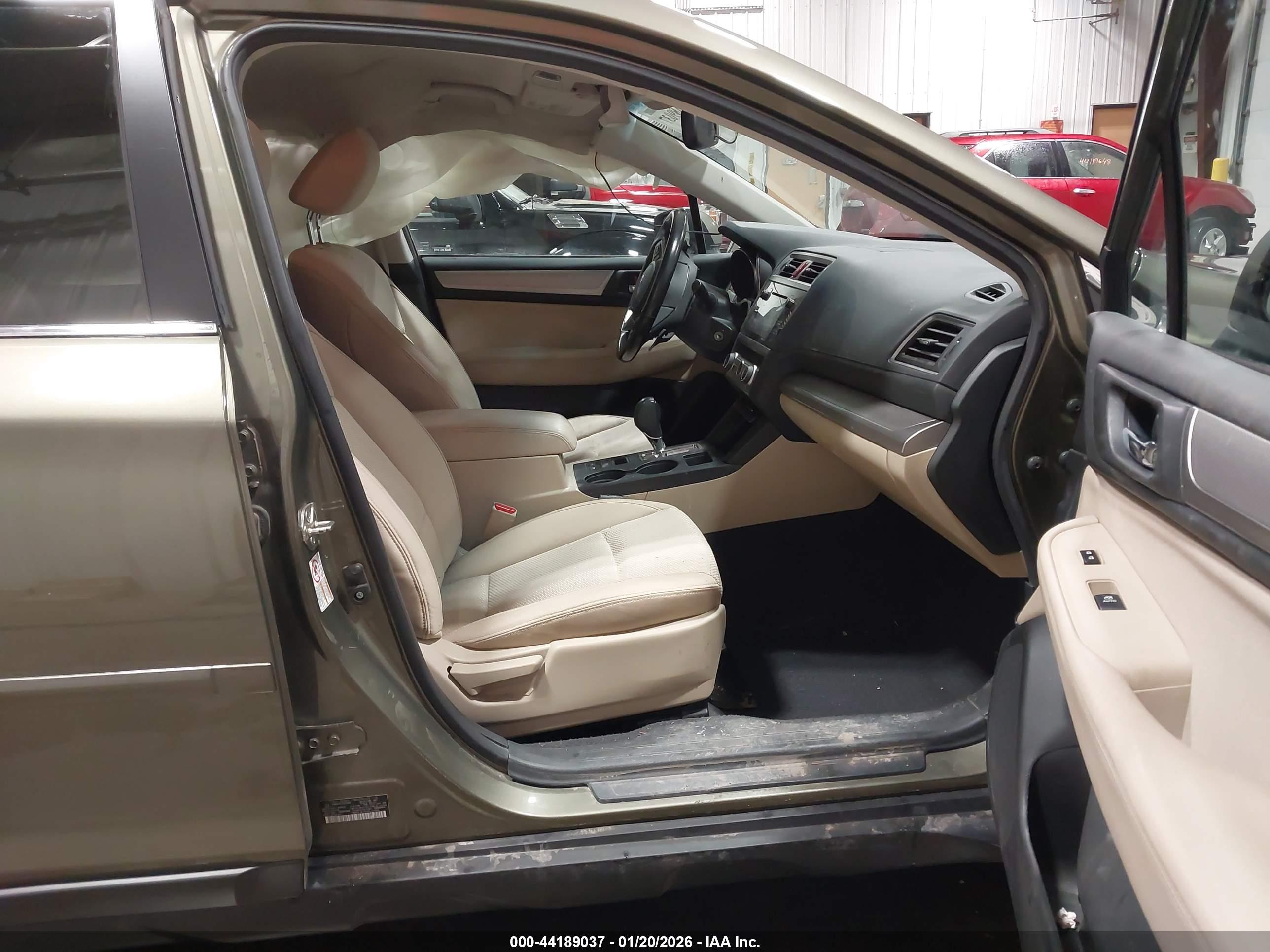 SUBARU OUTBACK image 5