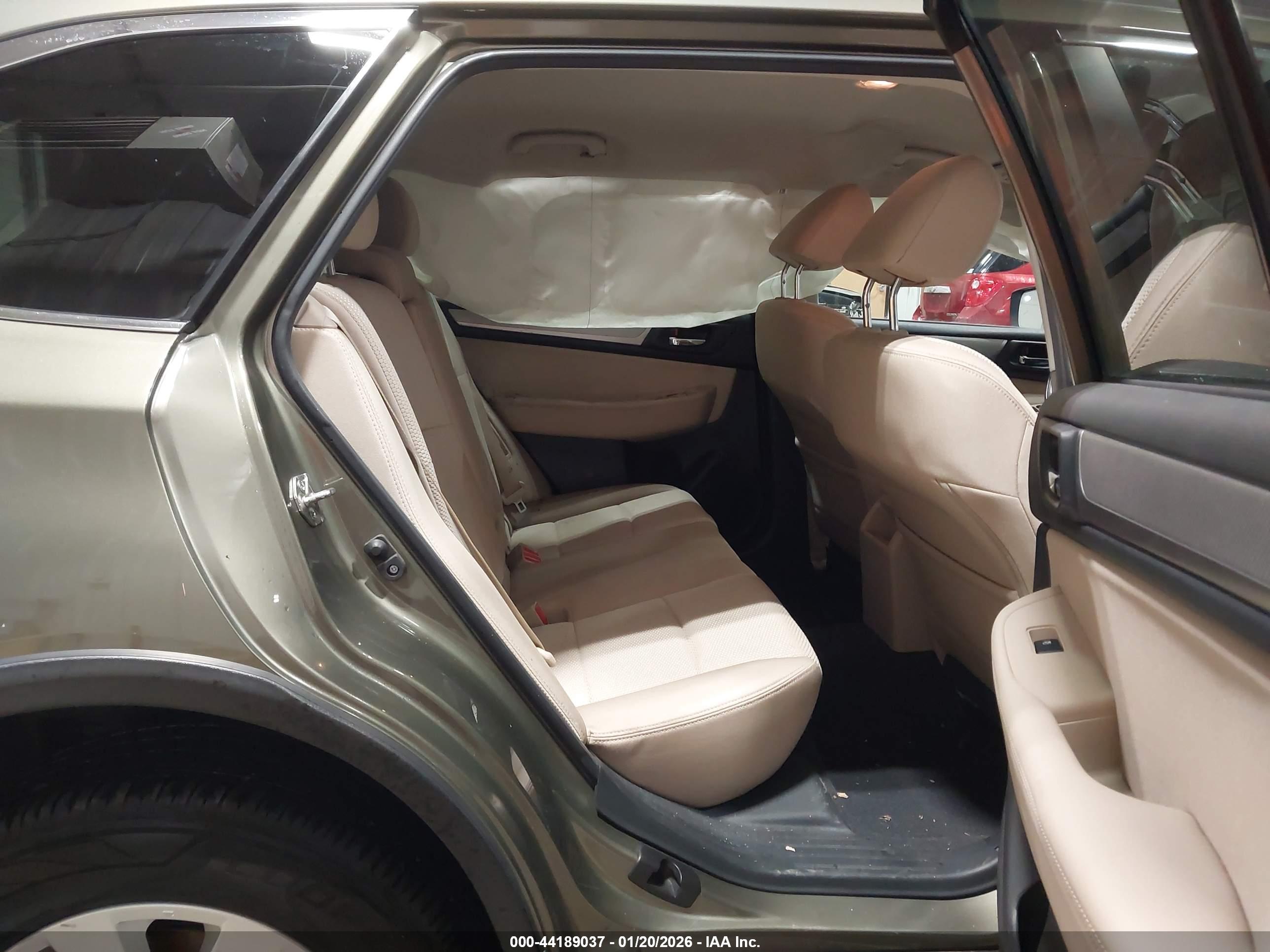 SUBARU OUTBACK image 8