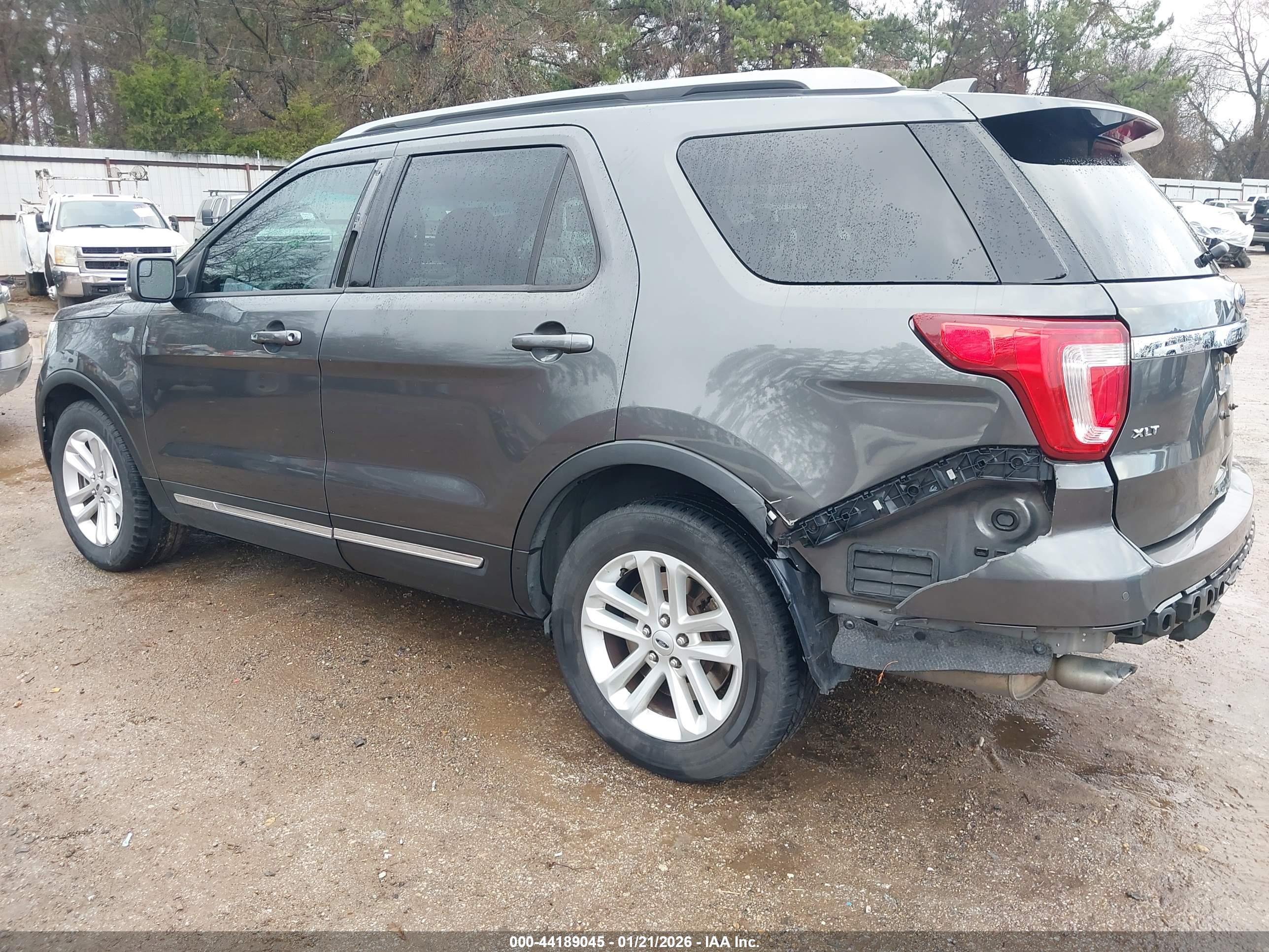 FORD EXPLORER image 3