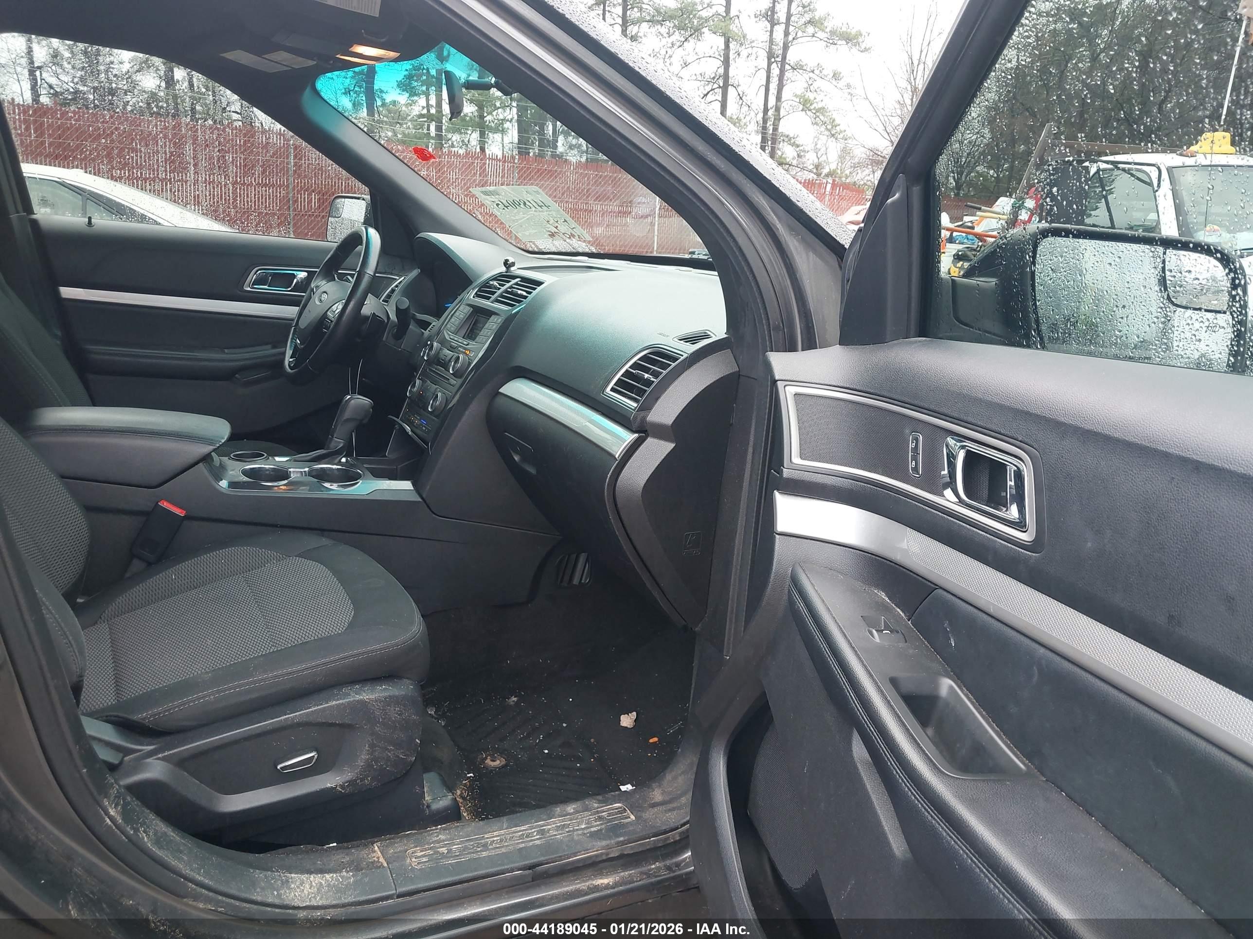 FORD EXPLORER image 5