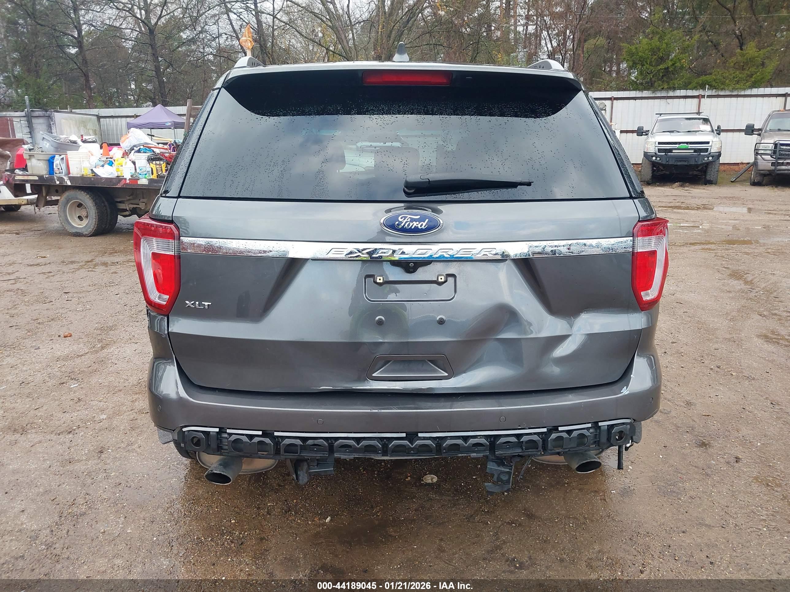 FORD EXPLORER image 6