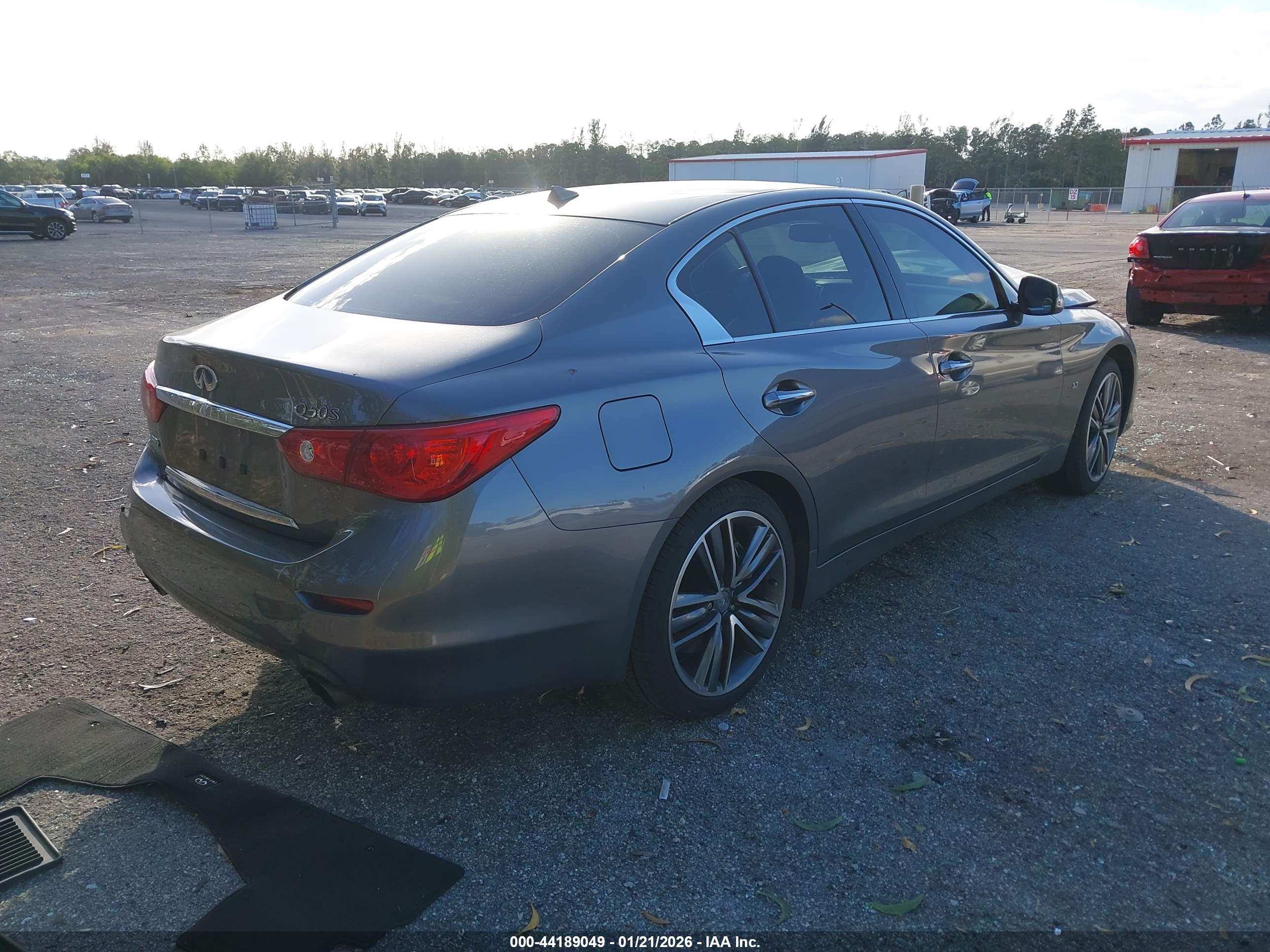 INFINITI Q50 image 4