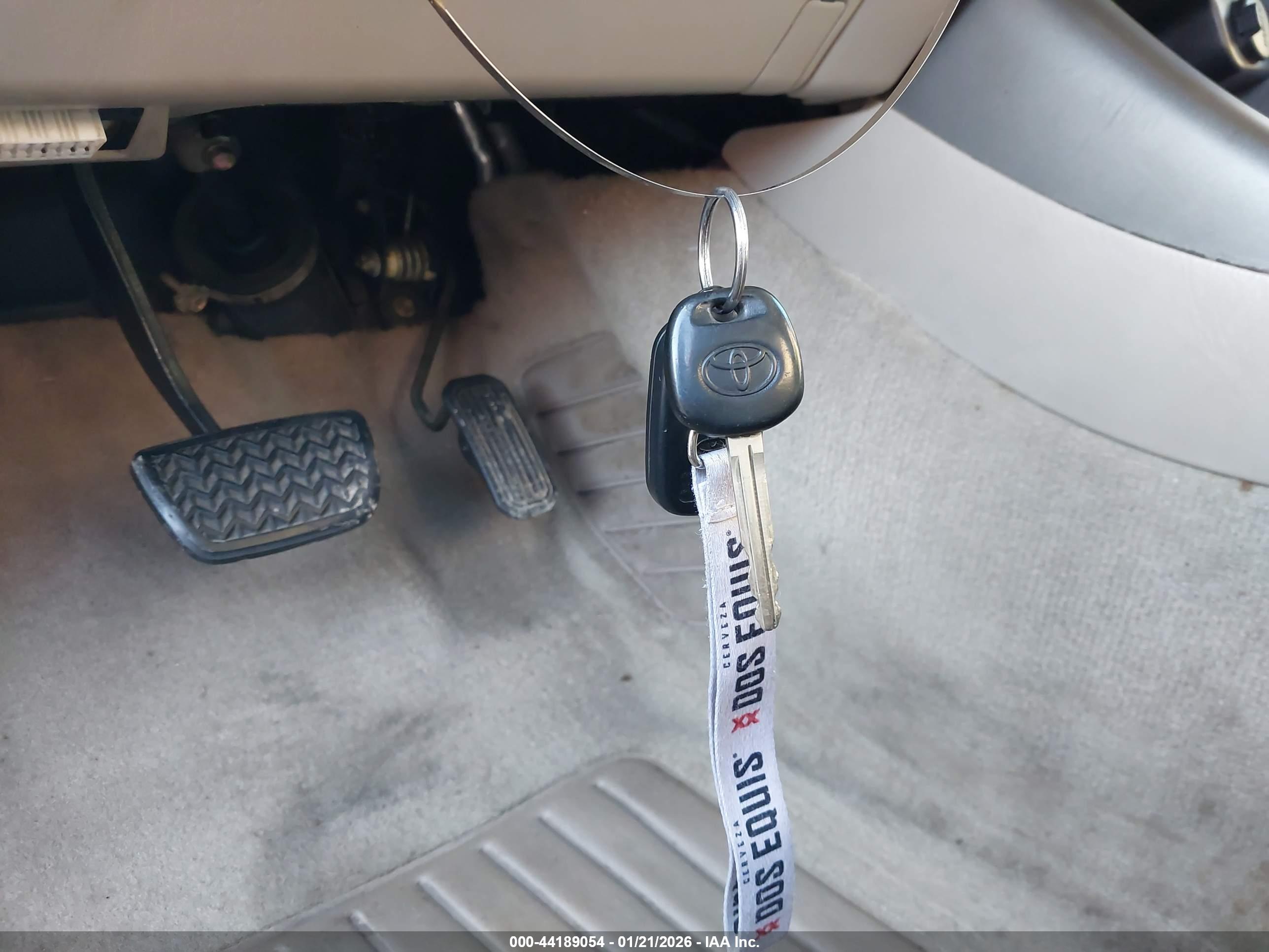 TOYOTA CAMRY image 11