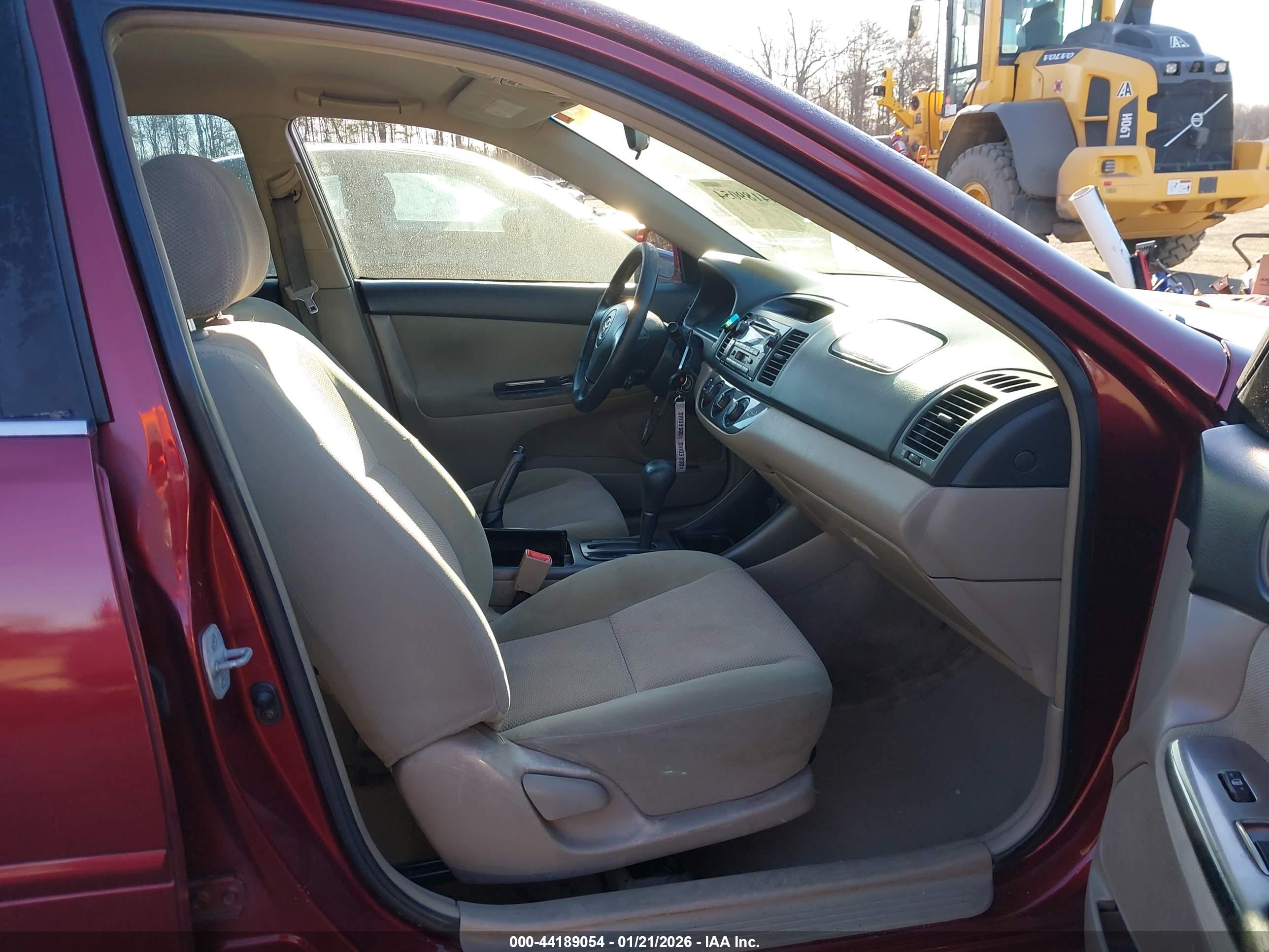 TOYOTA CAMRY image 5