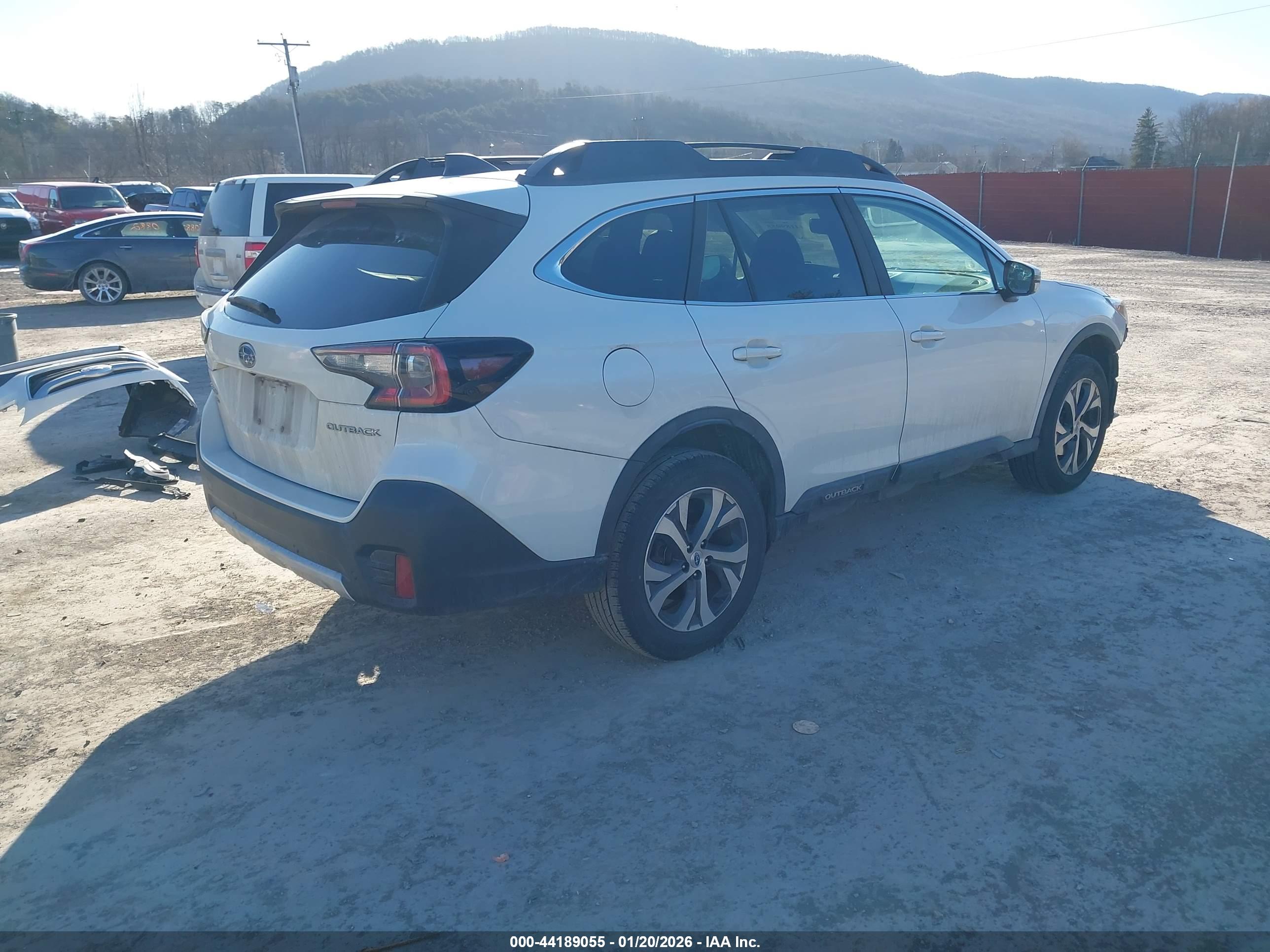 SUBARU OUTBACK image 4