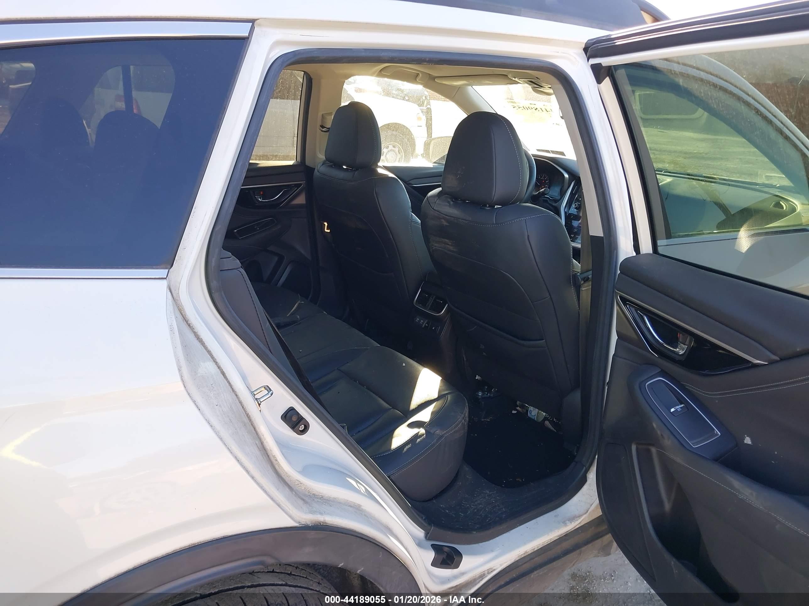 SUBARU OUTBACK image 8