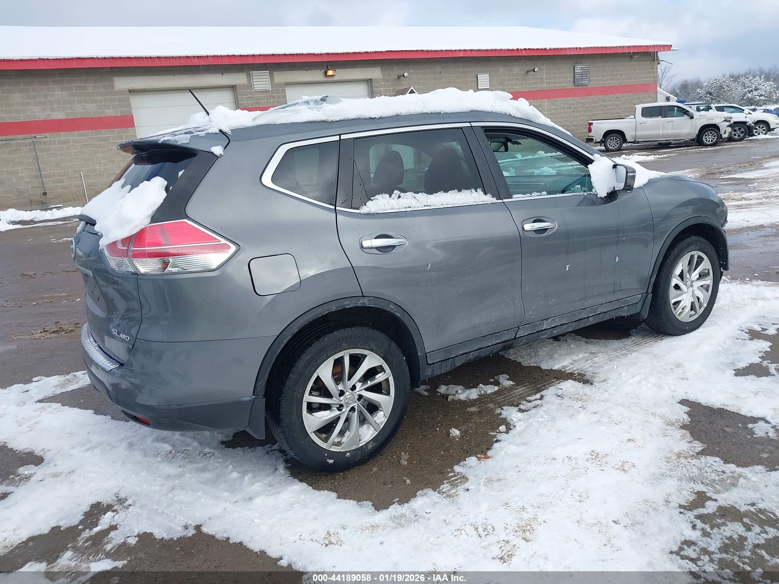 NISSAN ROGUE image 4