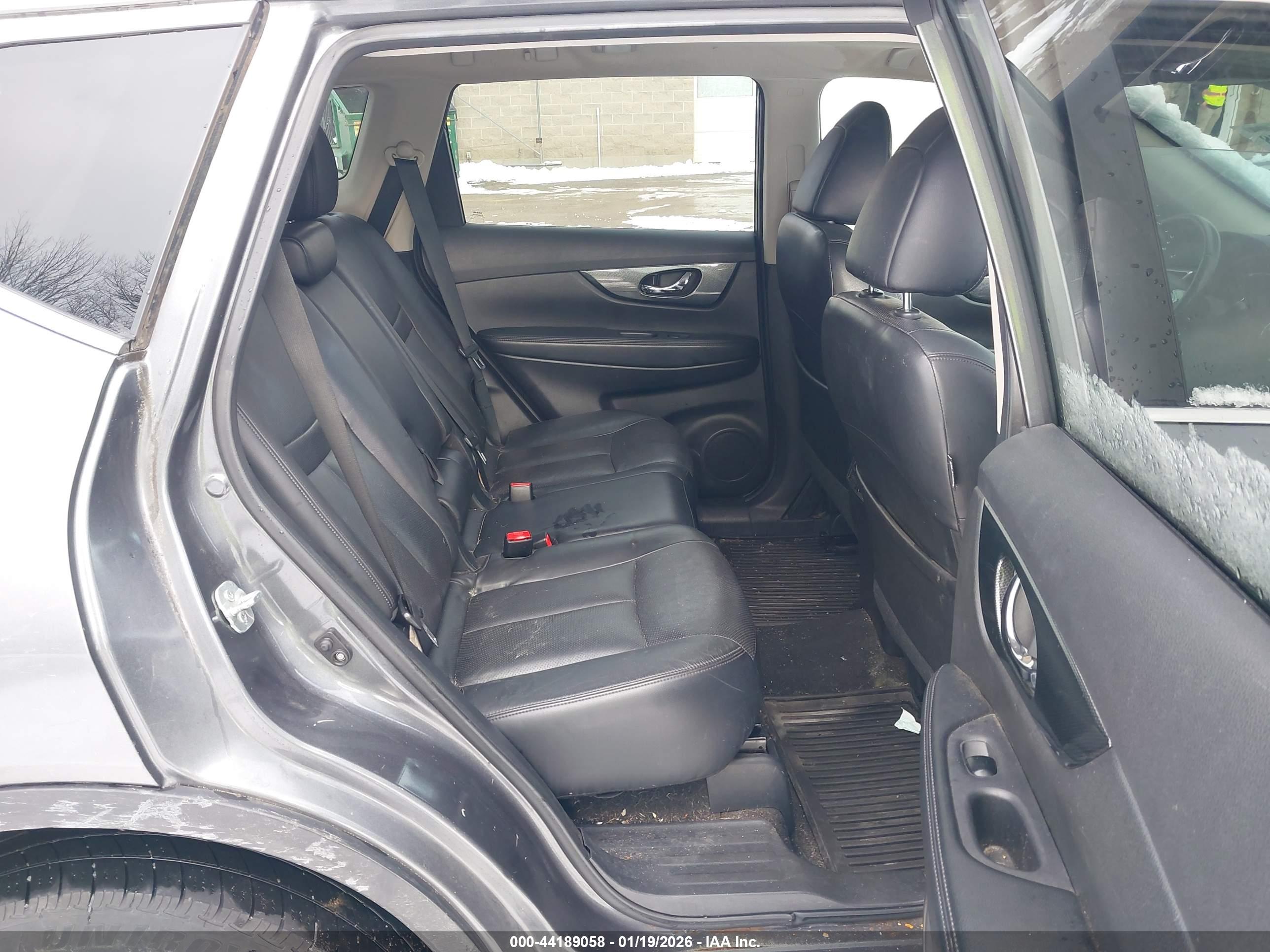 NISSAN ROGUE image 8