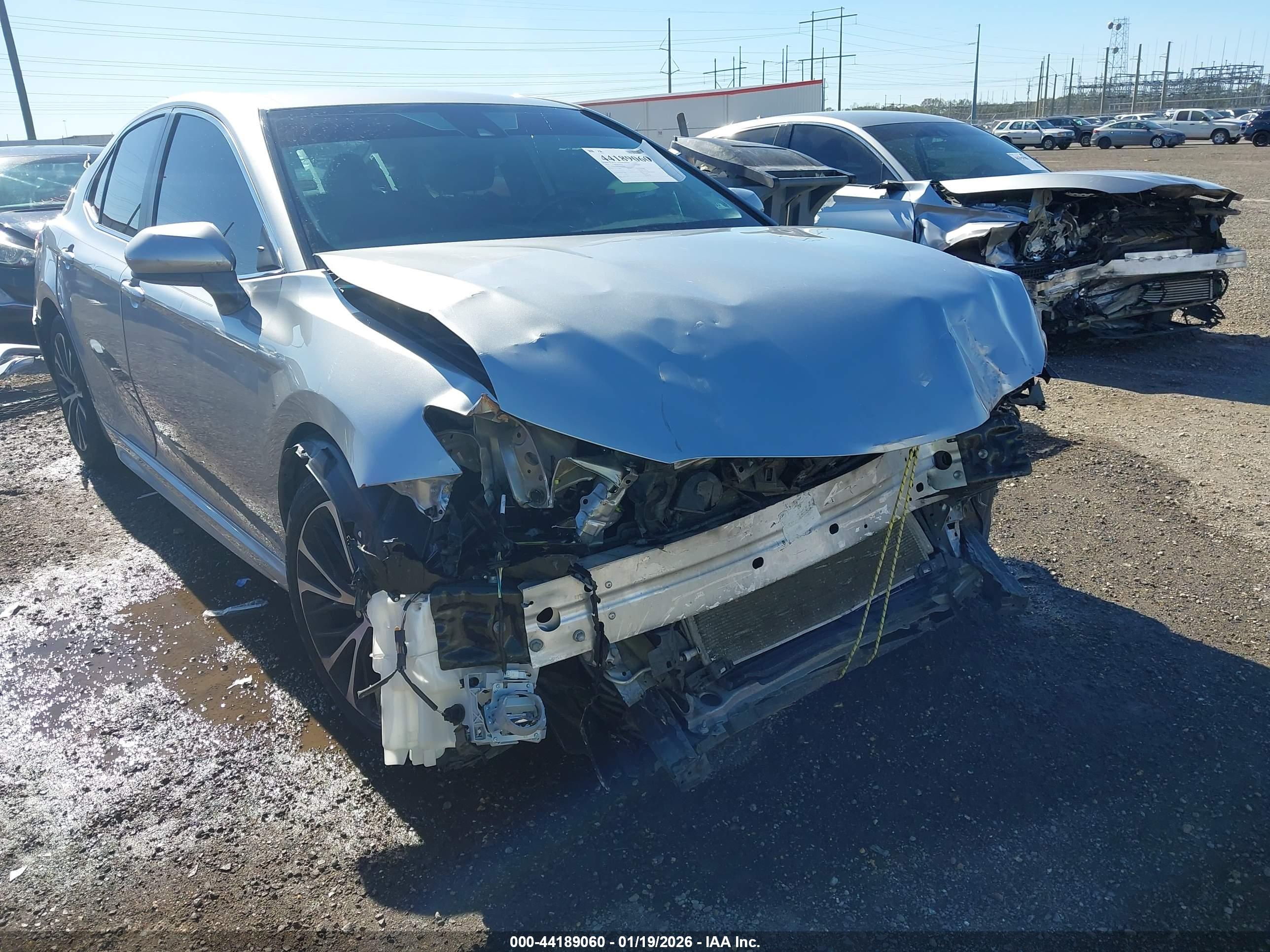 TOYOTA CAMRY image 6