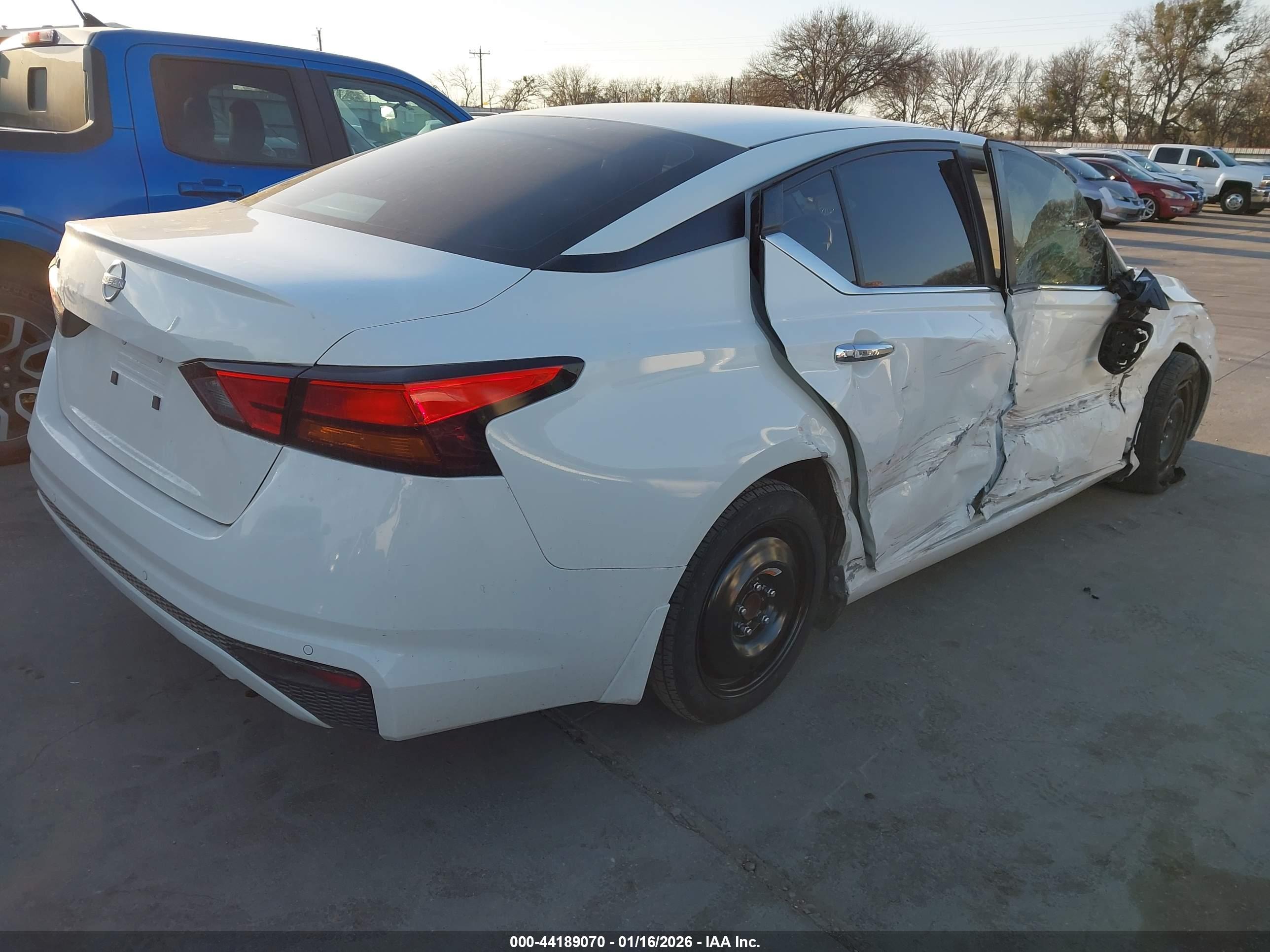 NISSAN ALTIMA image 4