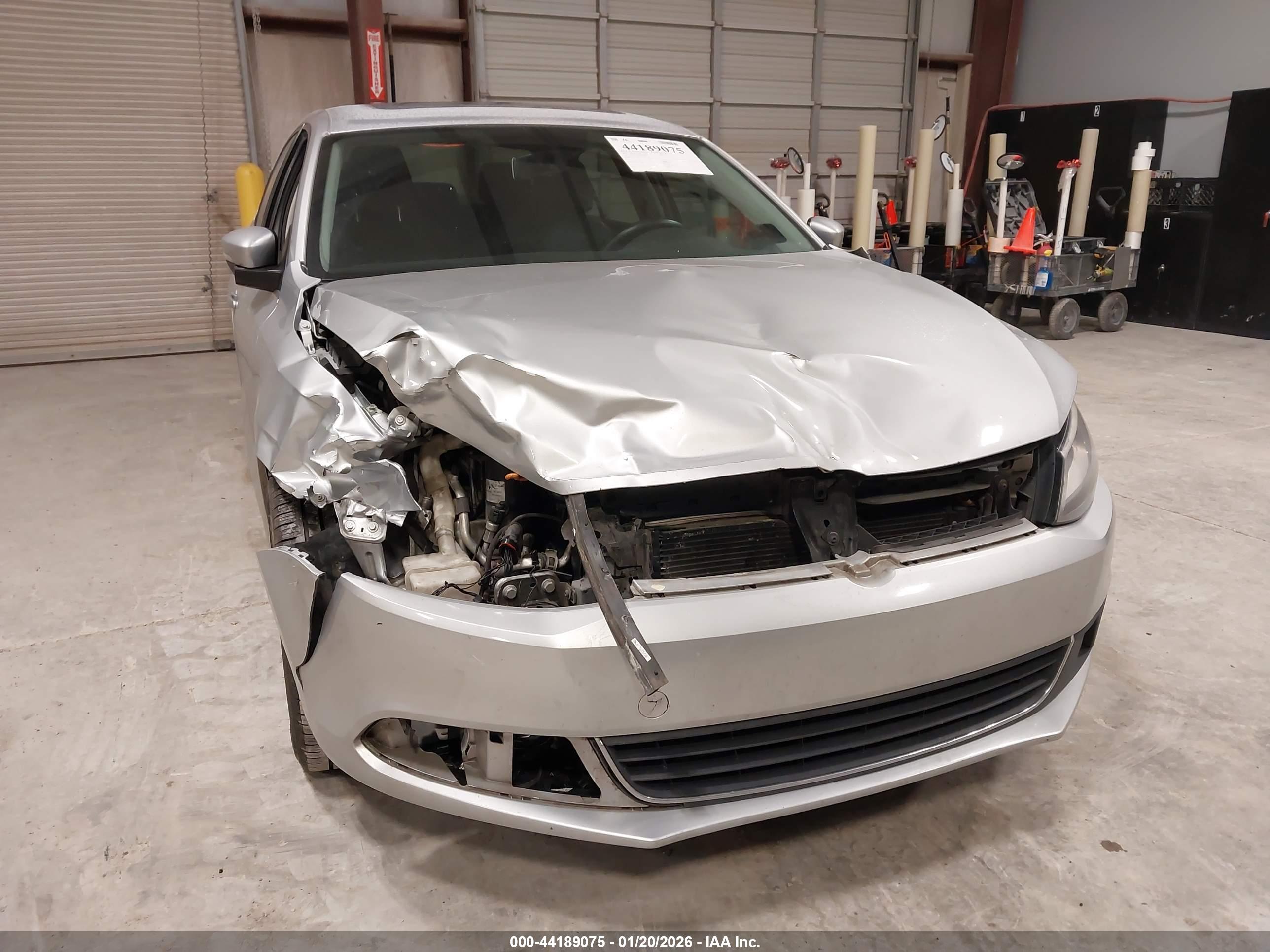 VOLKSWAGEN JETTA image 6
