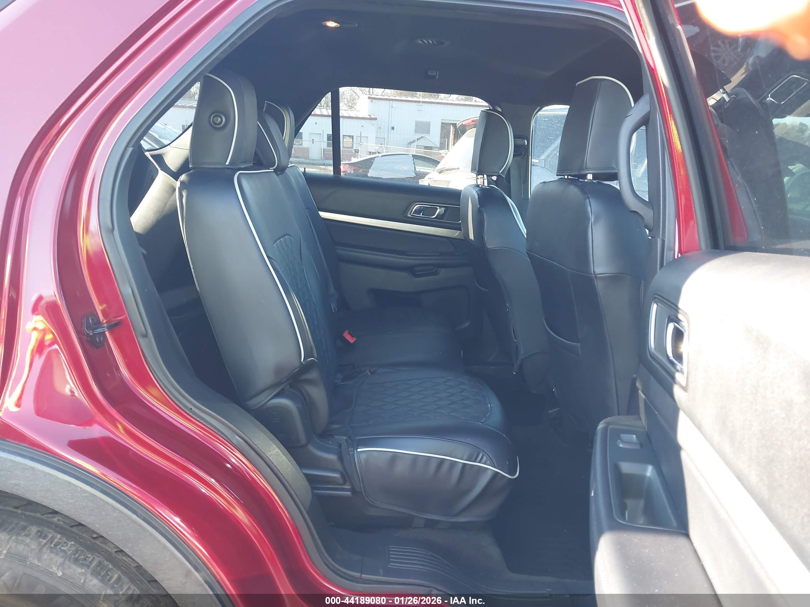 FORD EXPLORER image 8