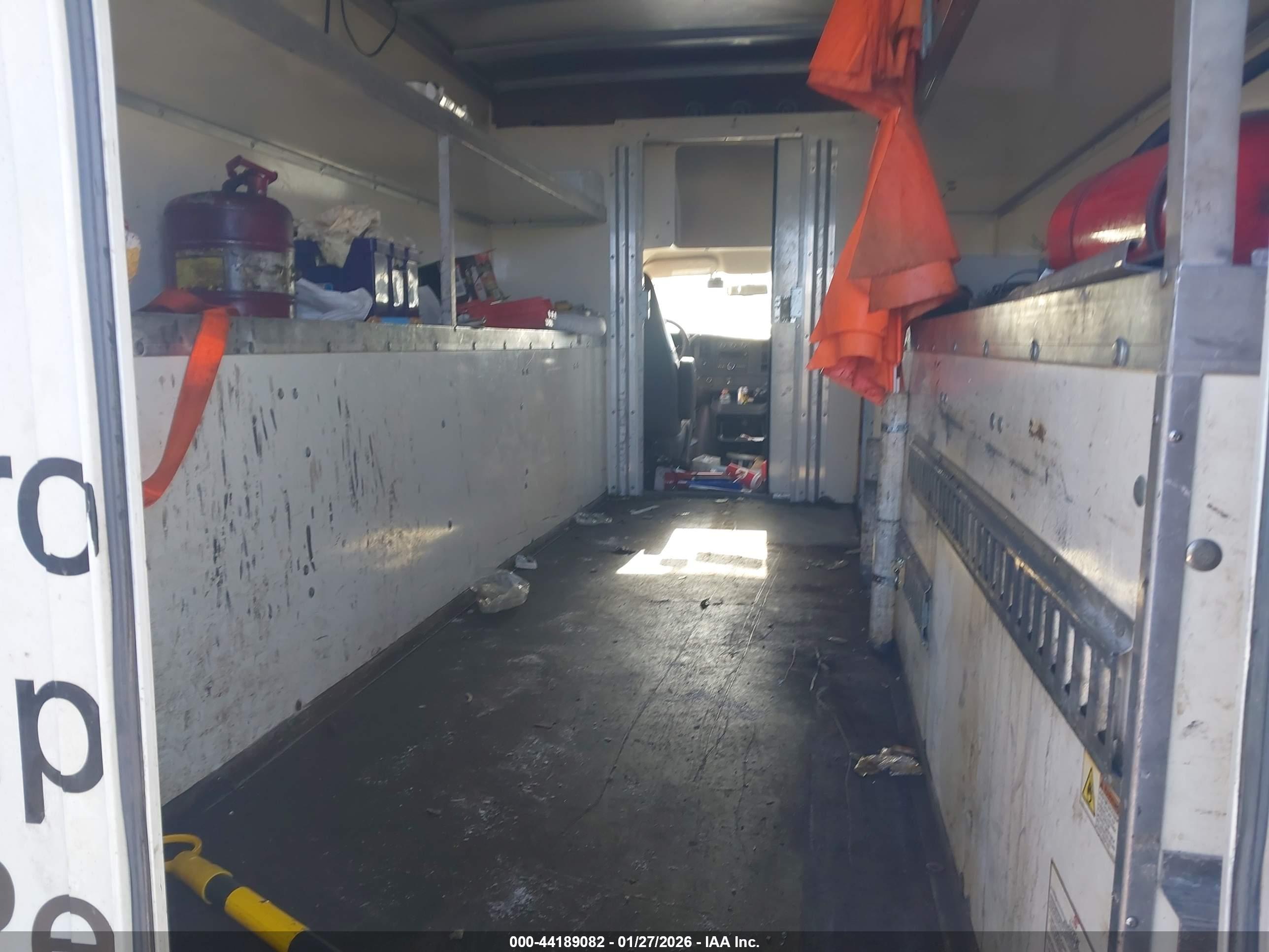 CHEVROLET EXPRESS image 7