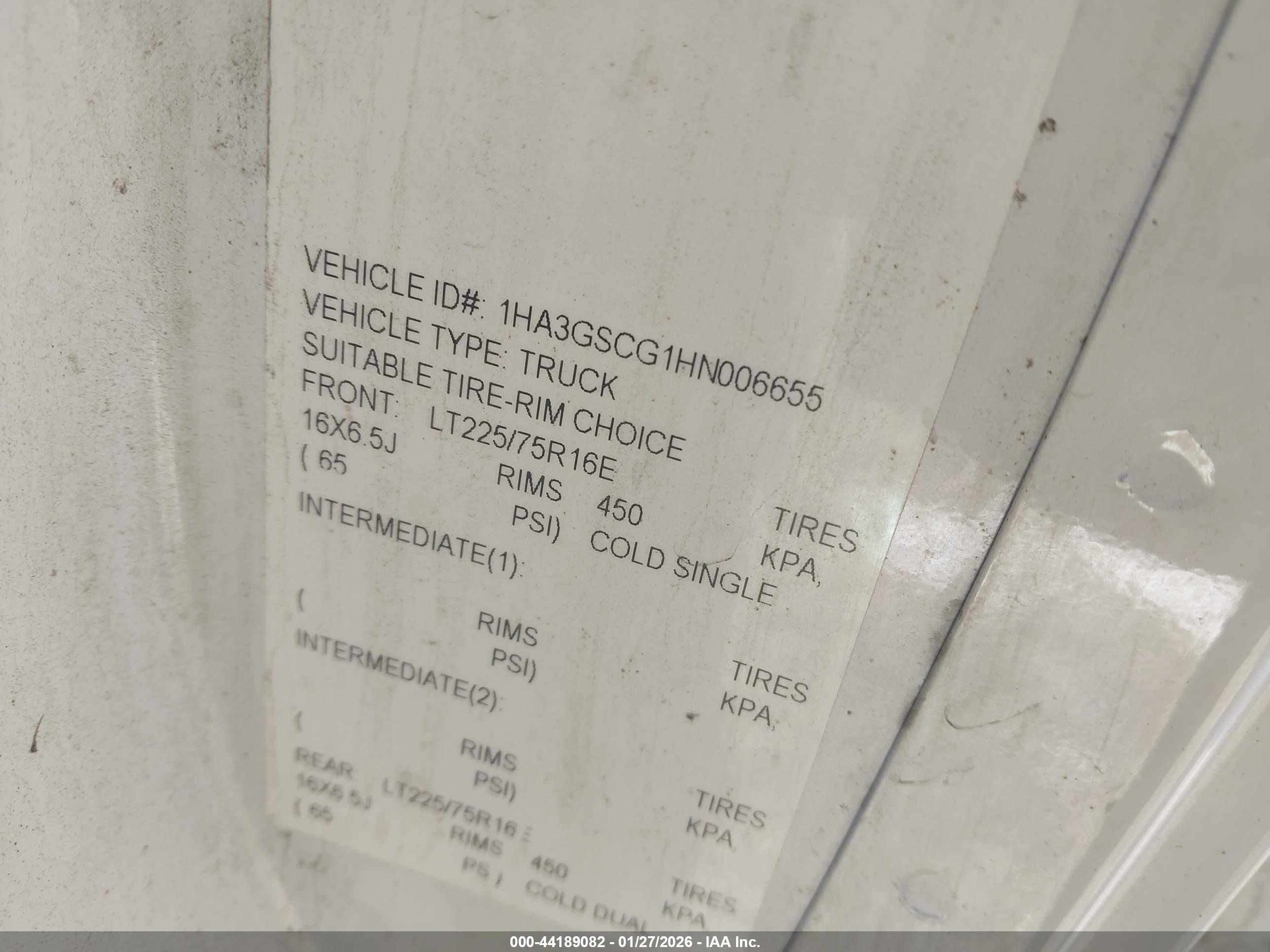 CHEVROLET EXPRESS image 9