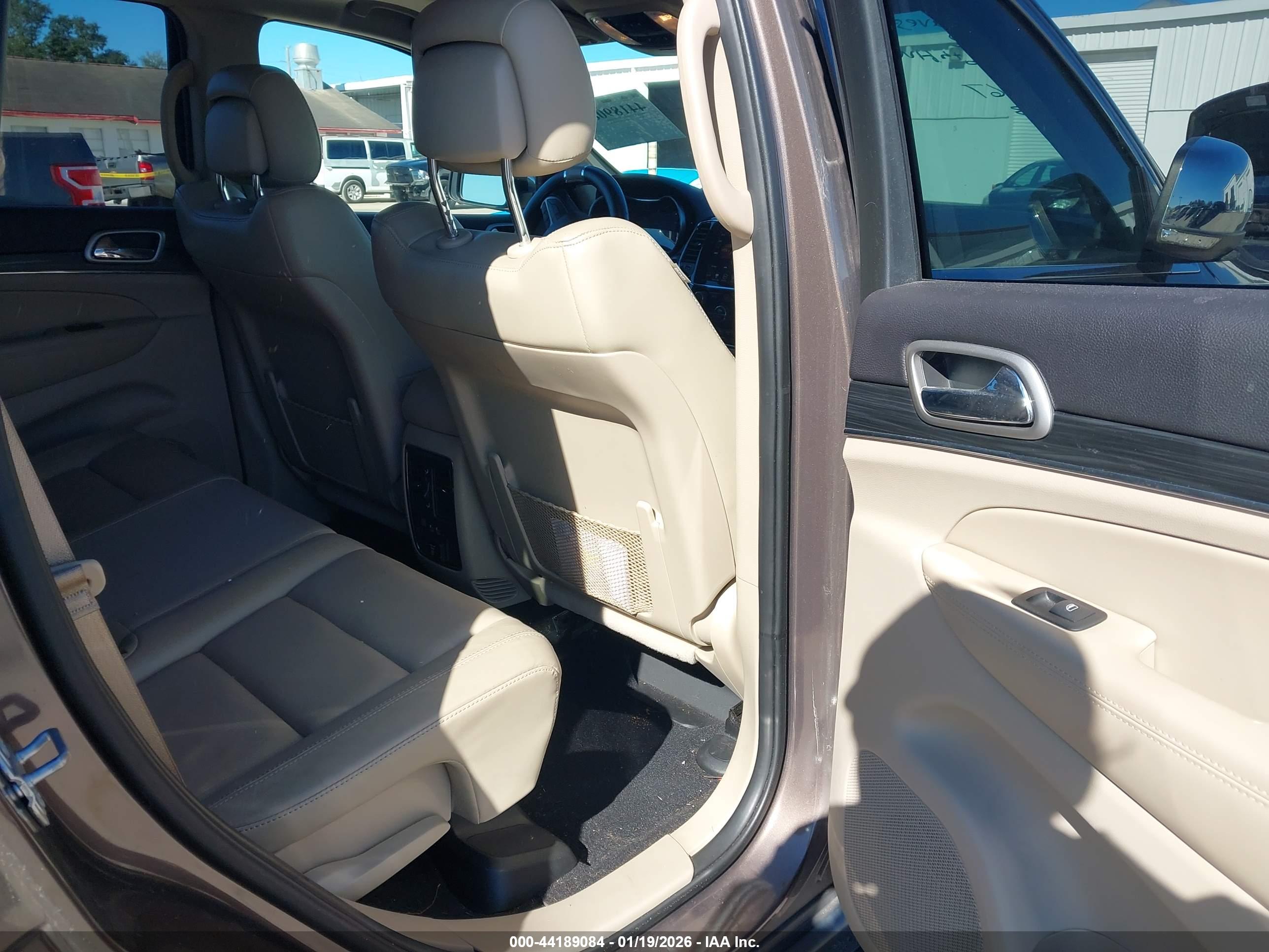 JEEP GRAND image 8
