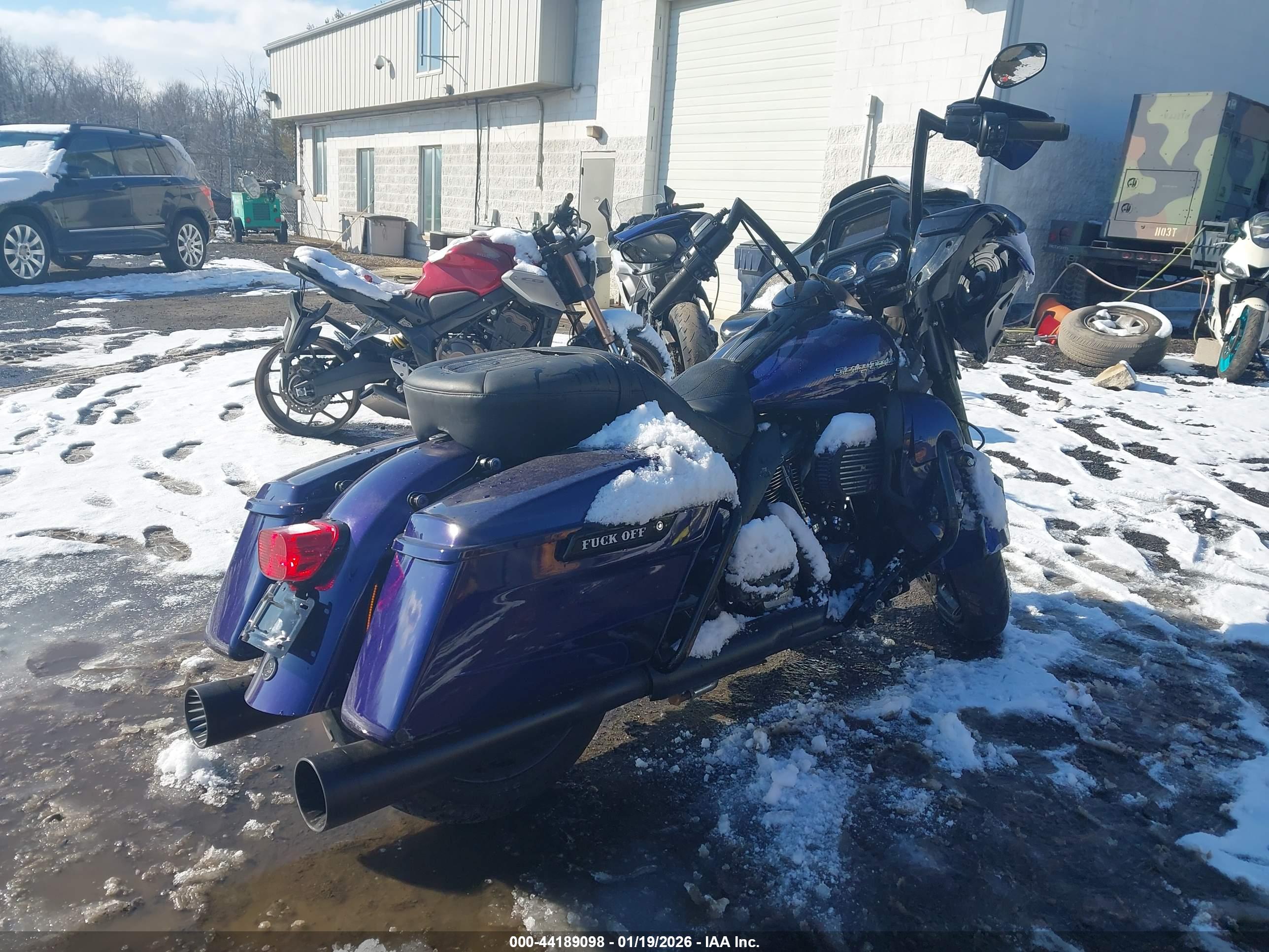 HARLEY-DAVIDSON FLTRK image 4