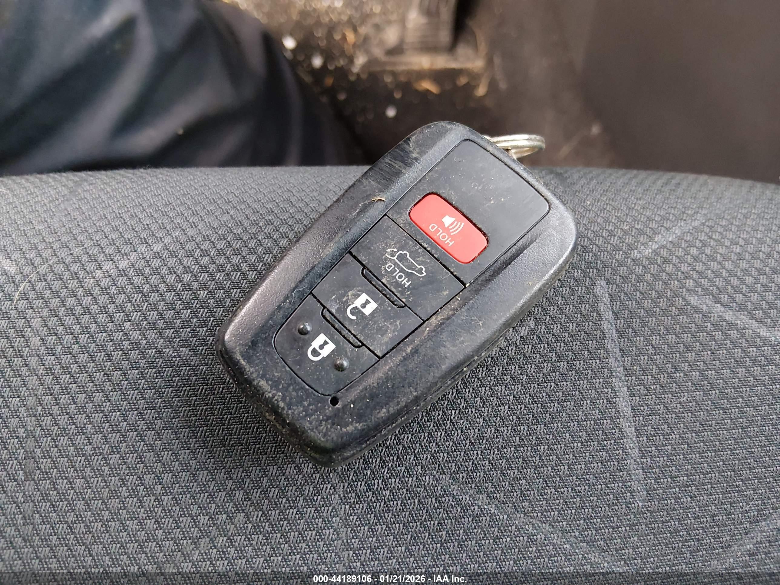 TOYOTA RAV4 image 11