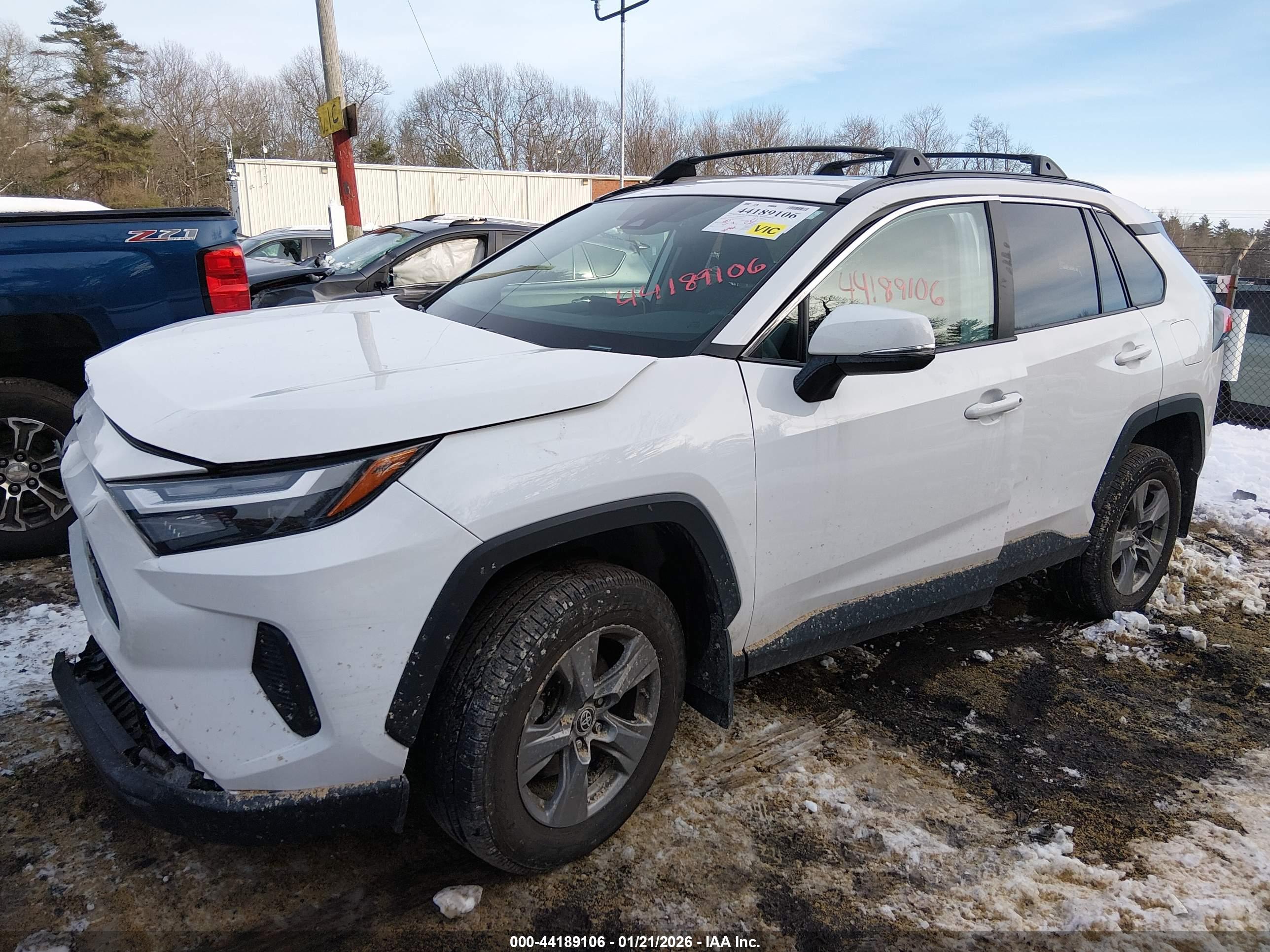 TOYOTA RAV4 image 2
