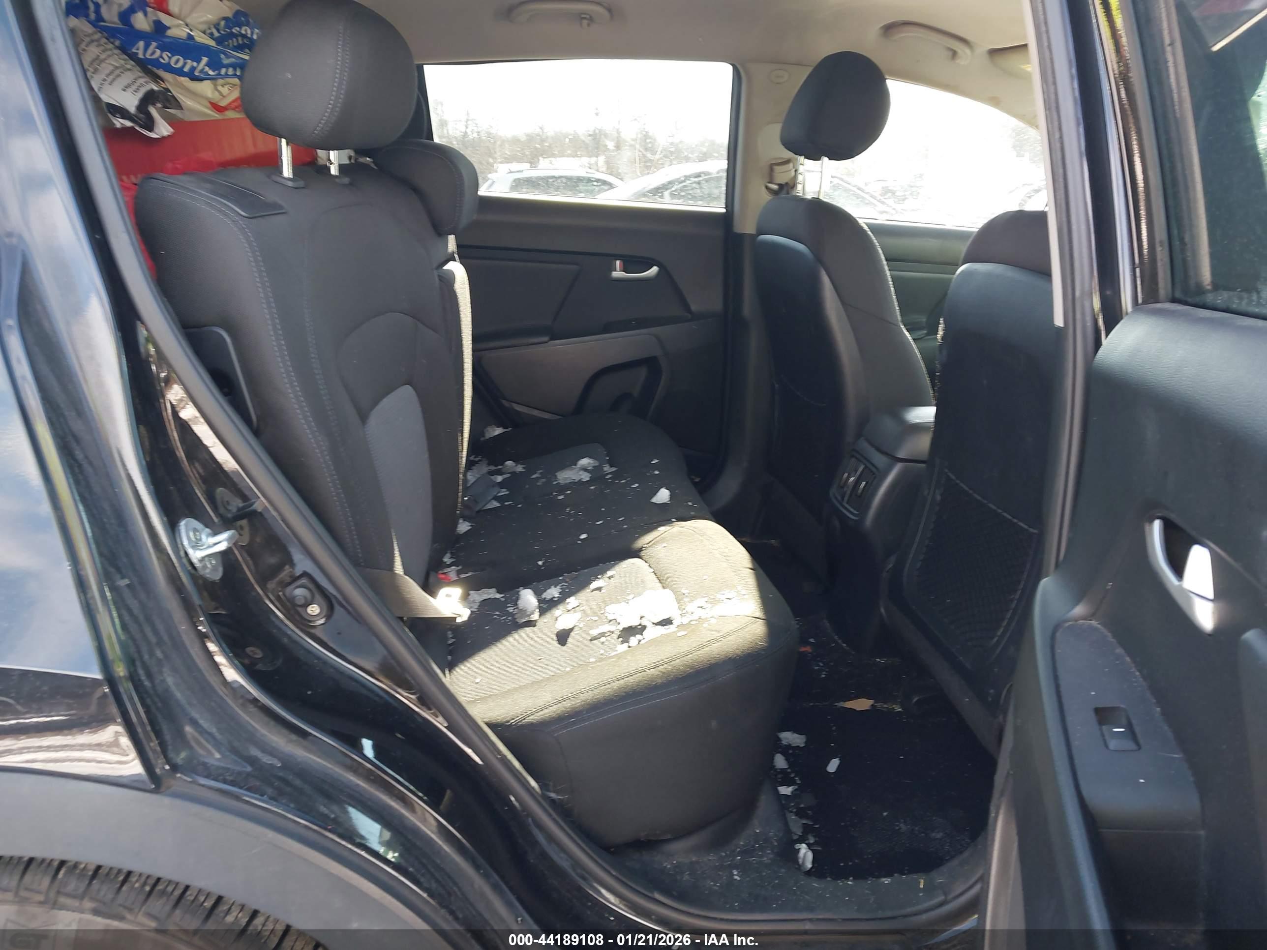 KIA SPORTAGE image 8