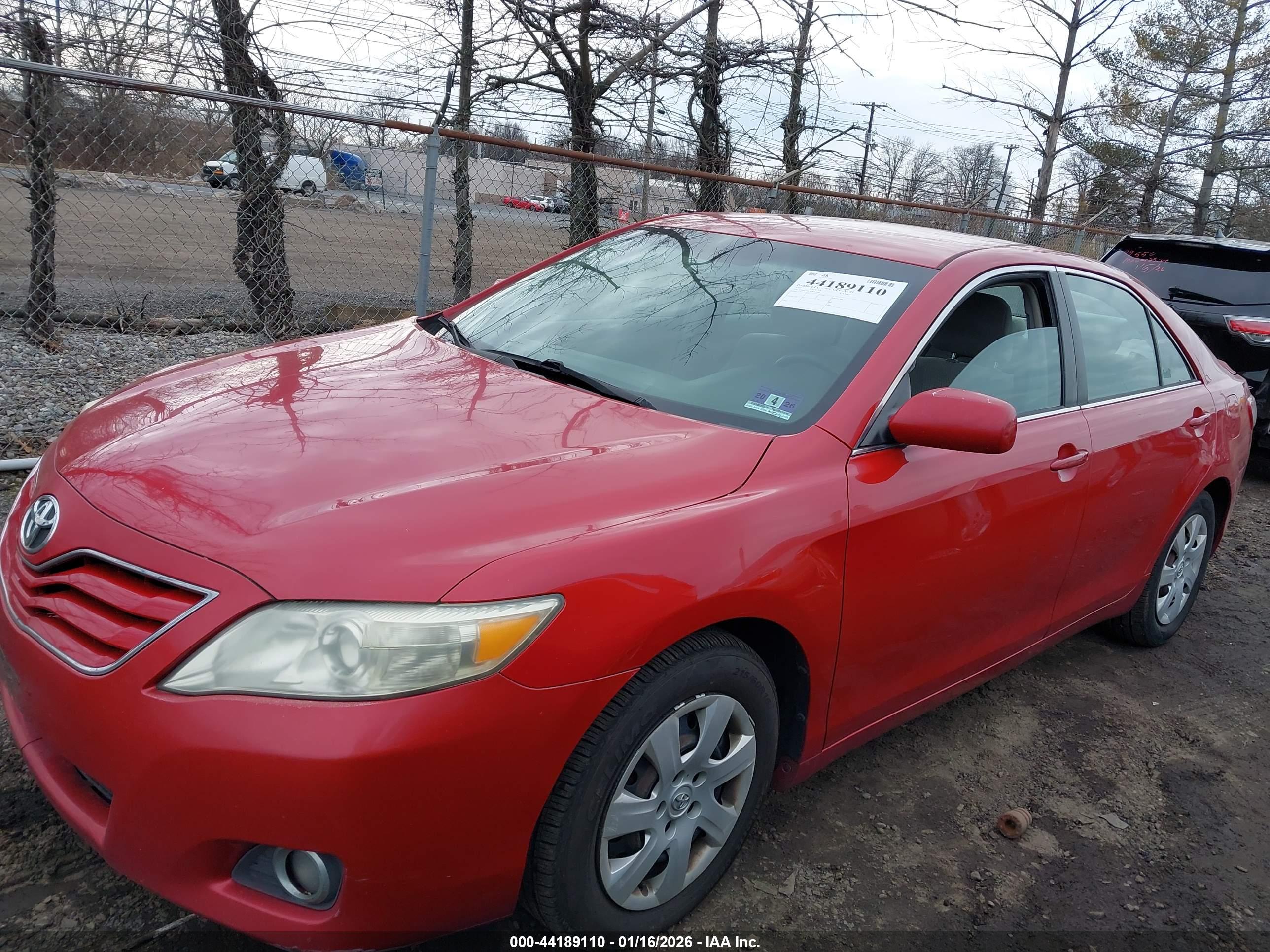 TOYOTA CAMRY image 2