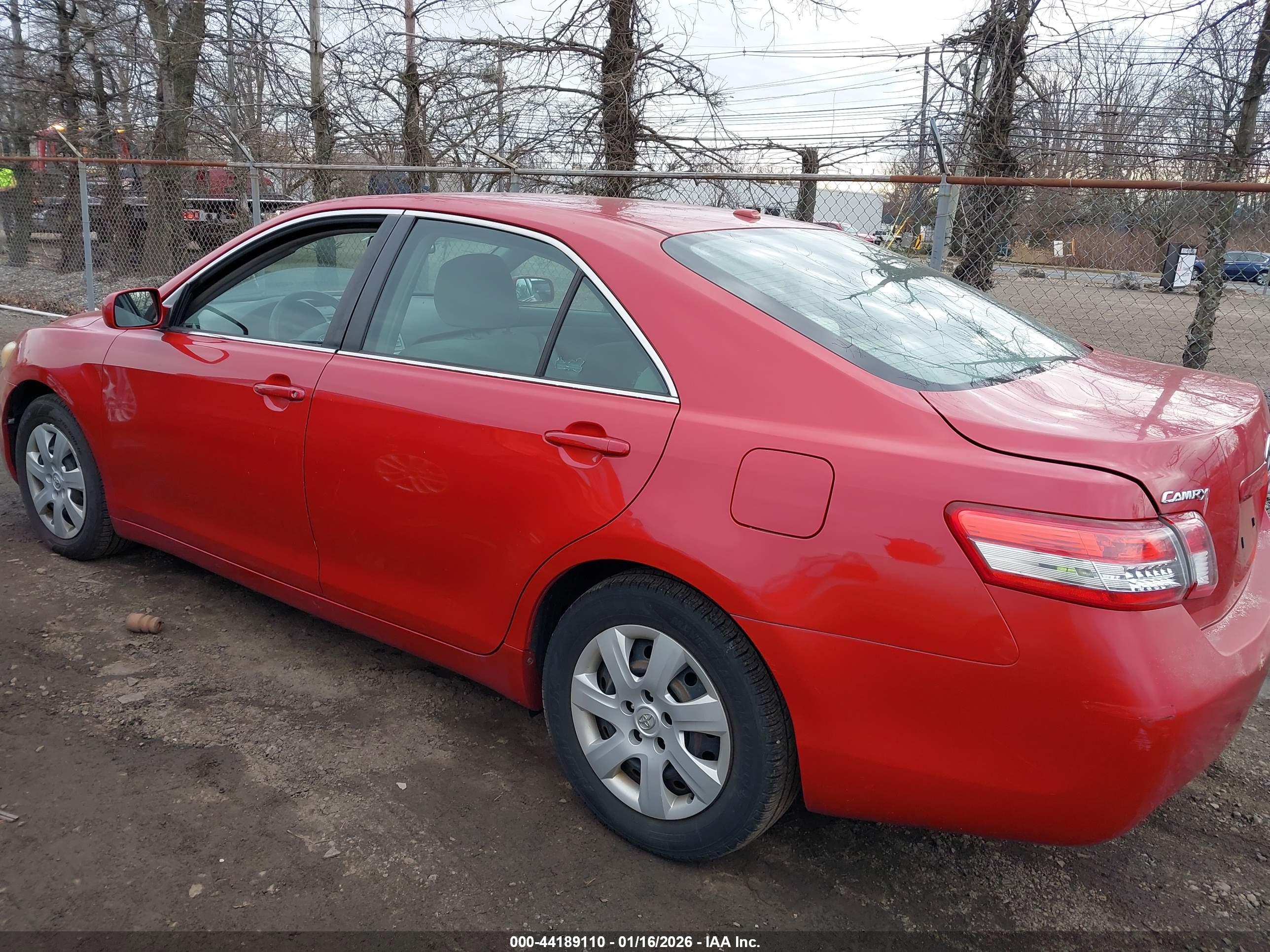 TOYOTA CAMRY image 3