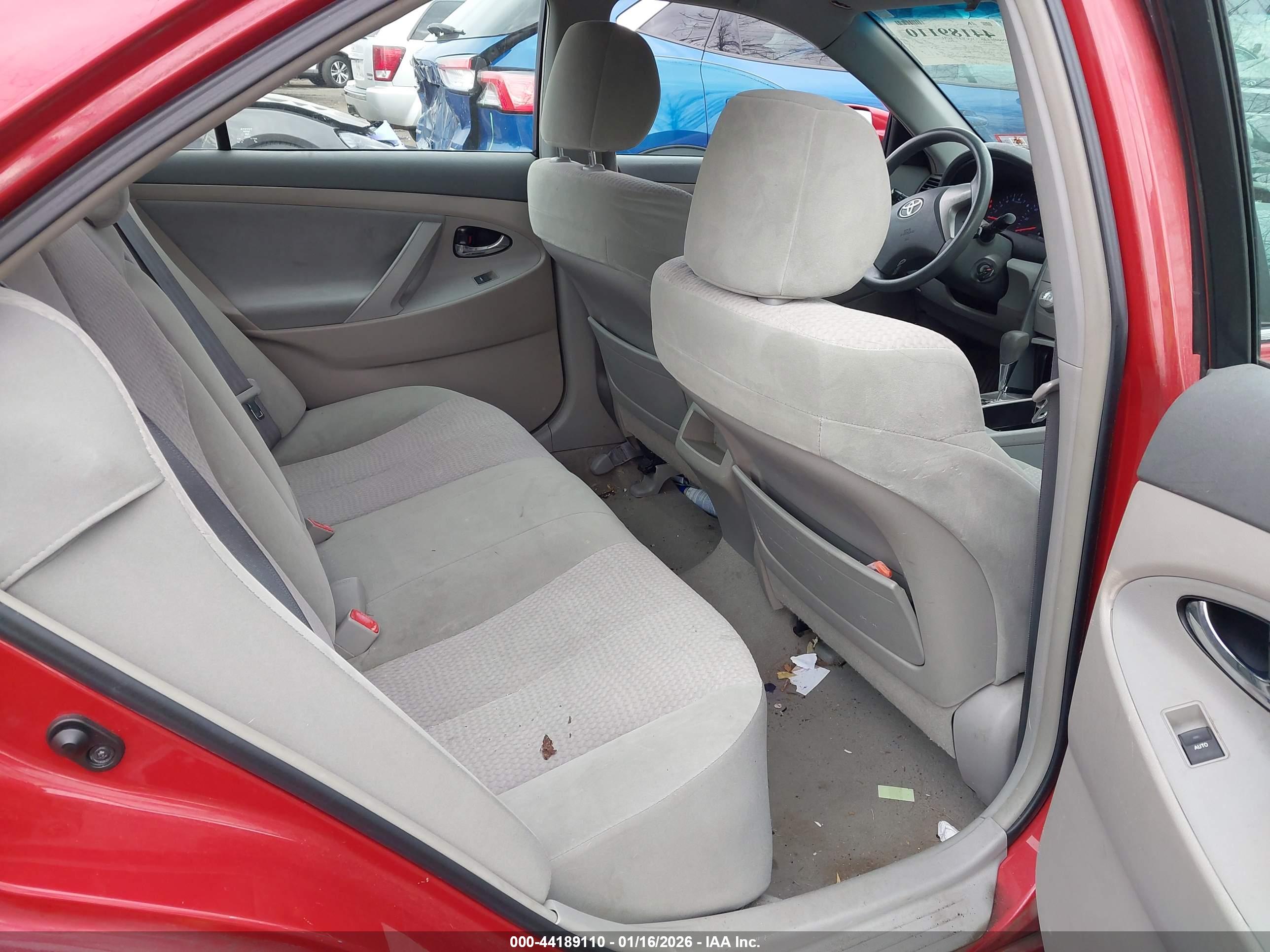 TOYOTA CAMRY image 8