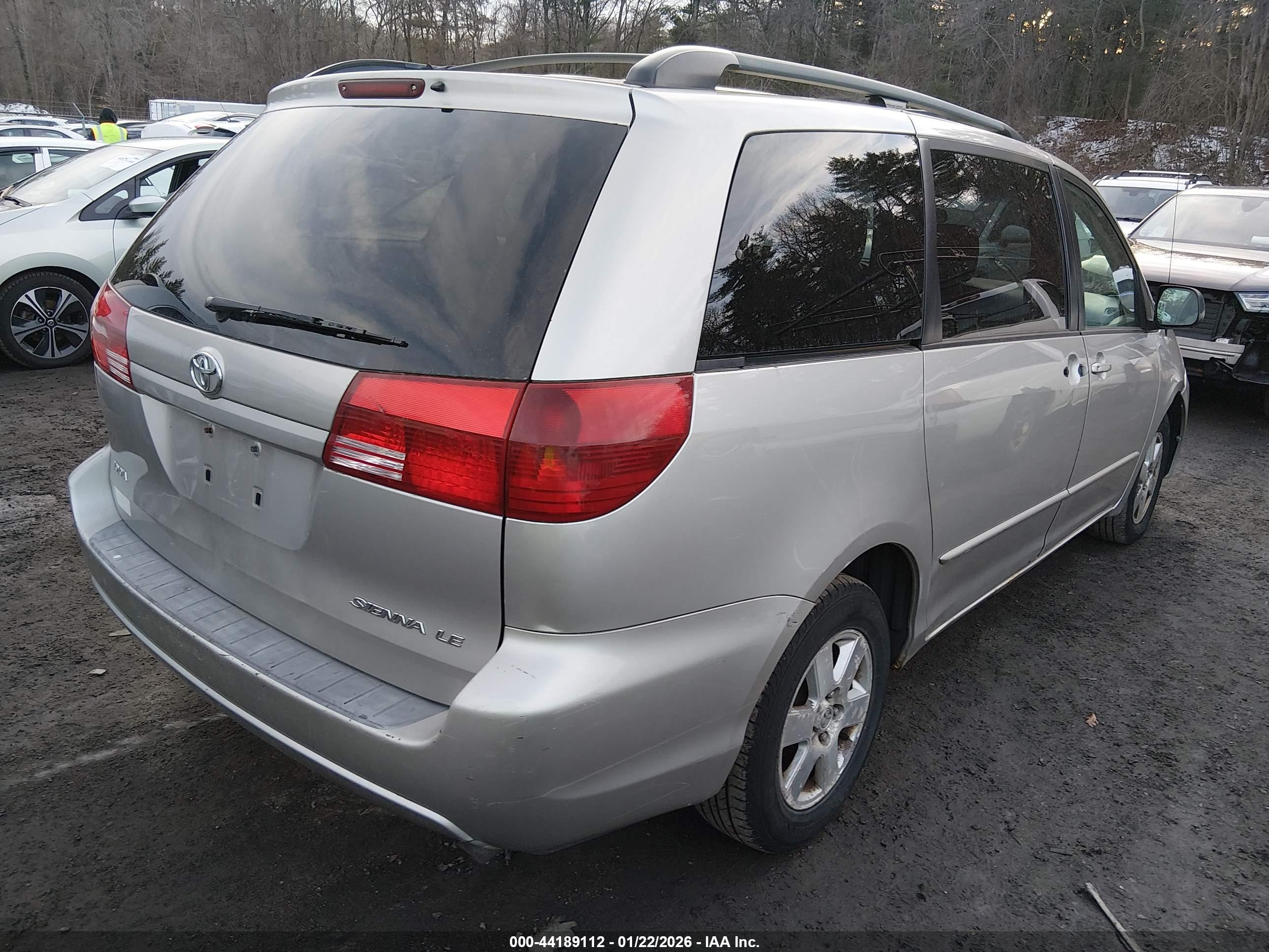 TOYOTA SIENNA image 4