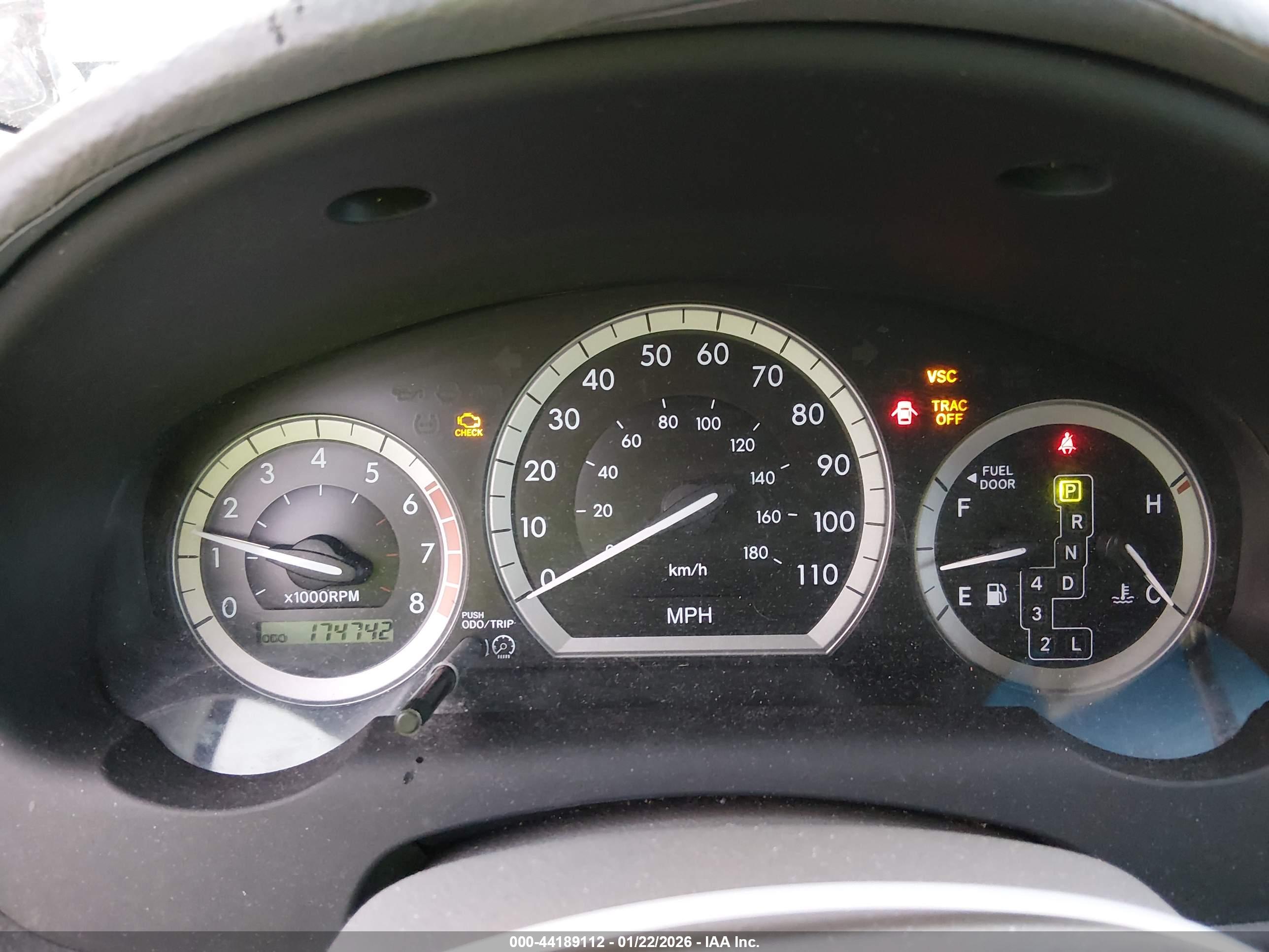 TOYOTA SIENNA image 7