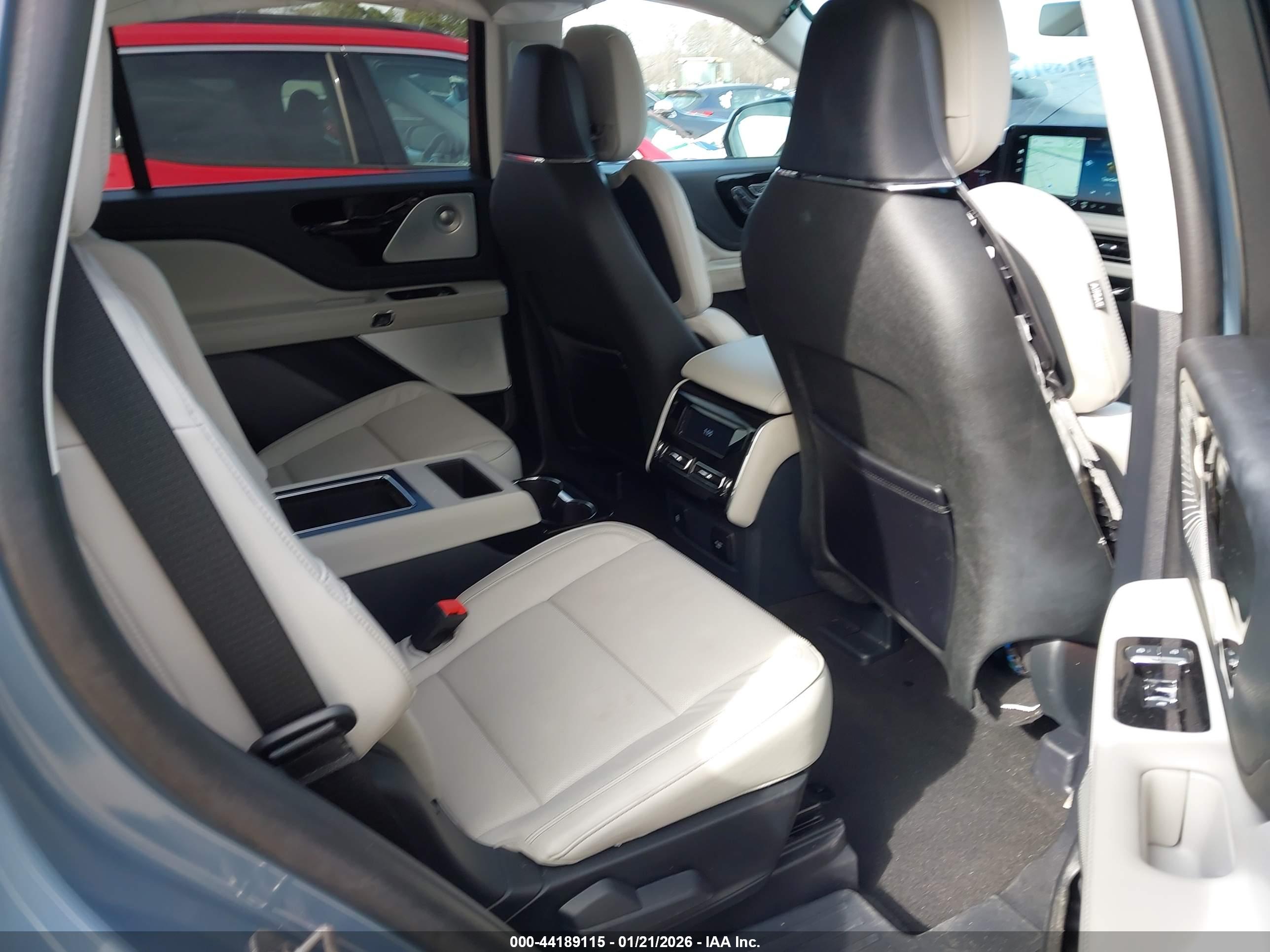 LINCOLN AVIATOR image 8