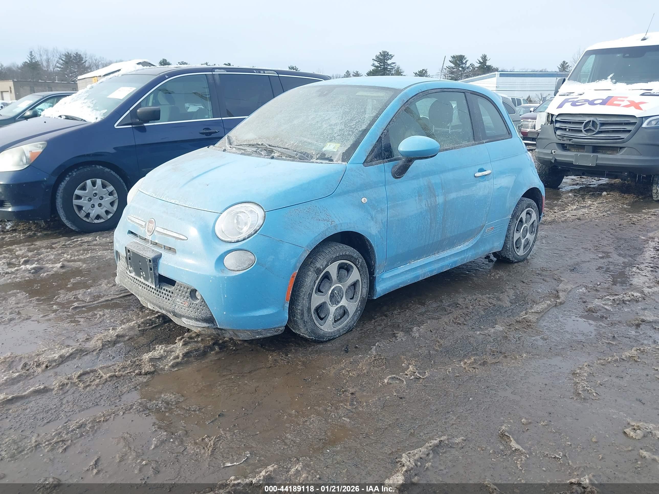 FIAT 500E image 2