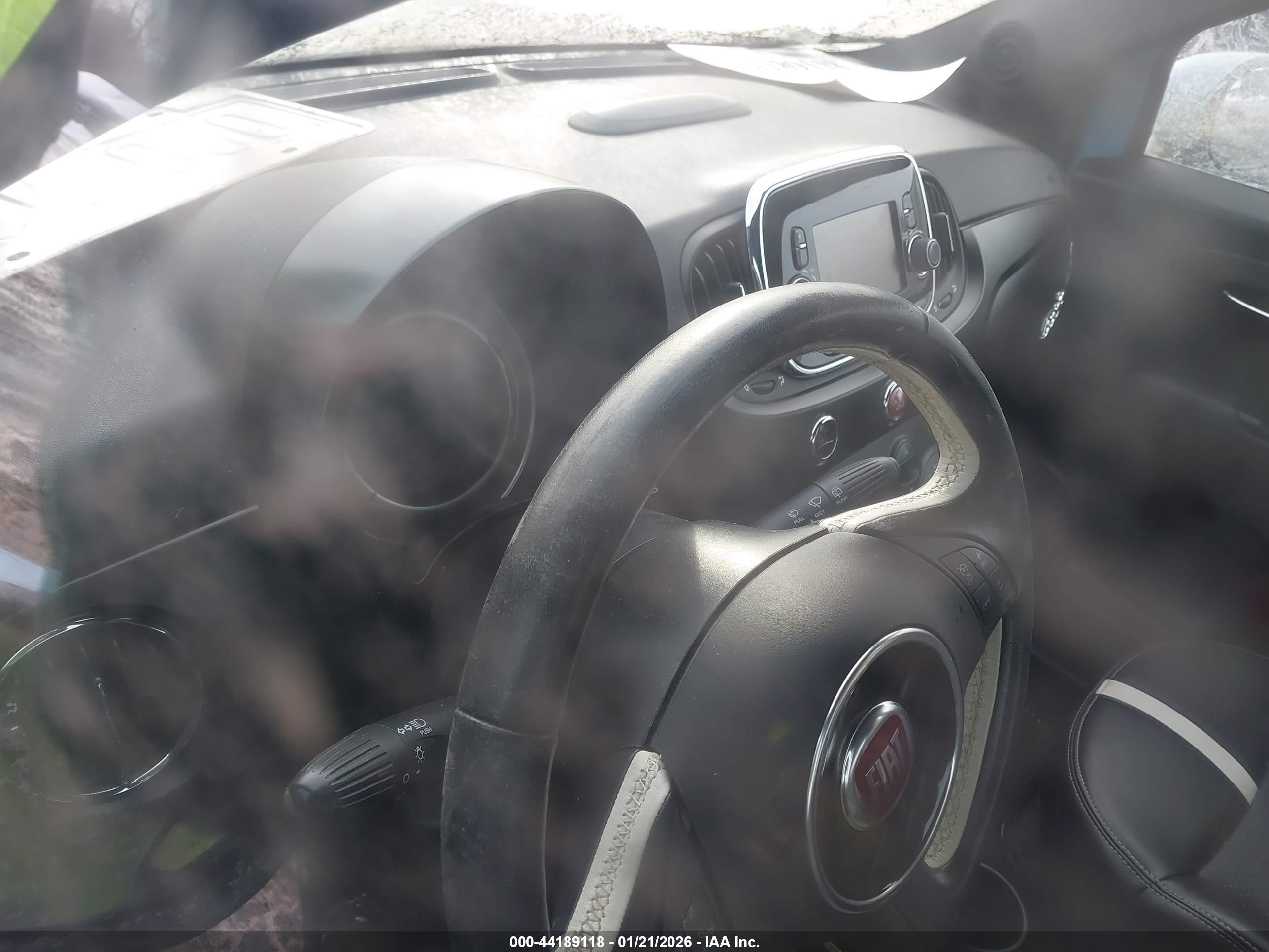 FIAT 500E image 7
