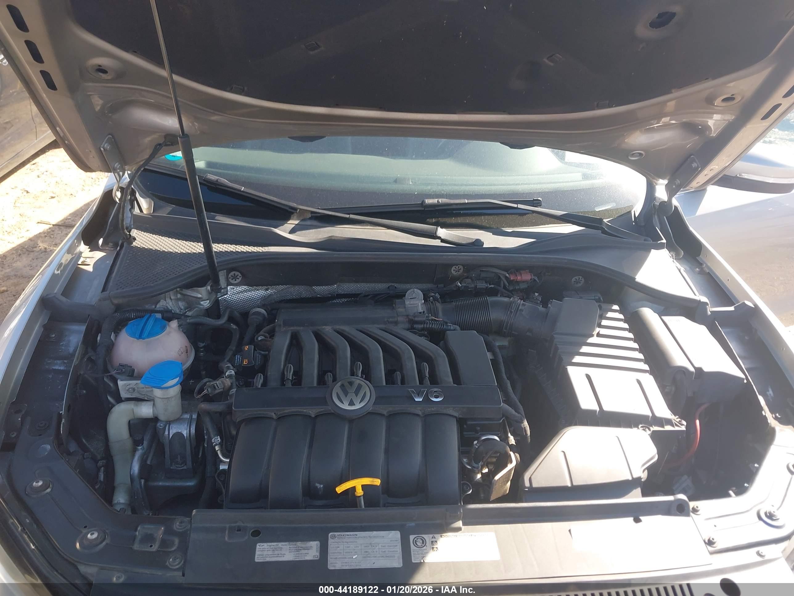 VOLKSWAGEN PASSAT image 10