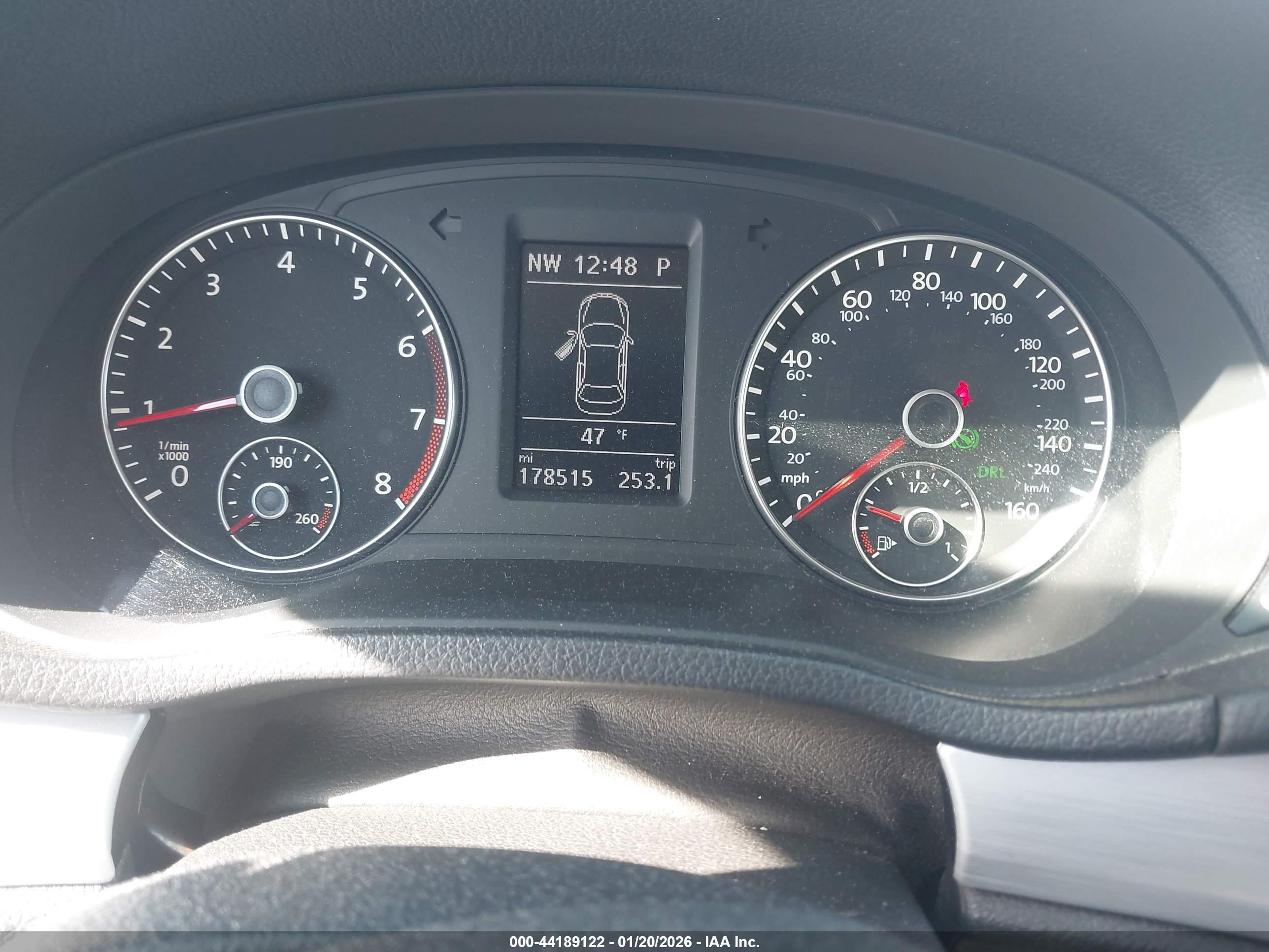 VOLKSWAGEN PASSAT image 7