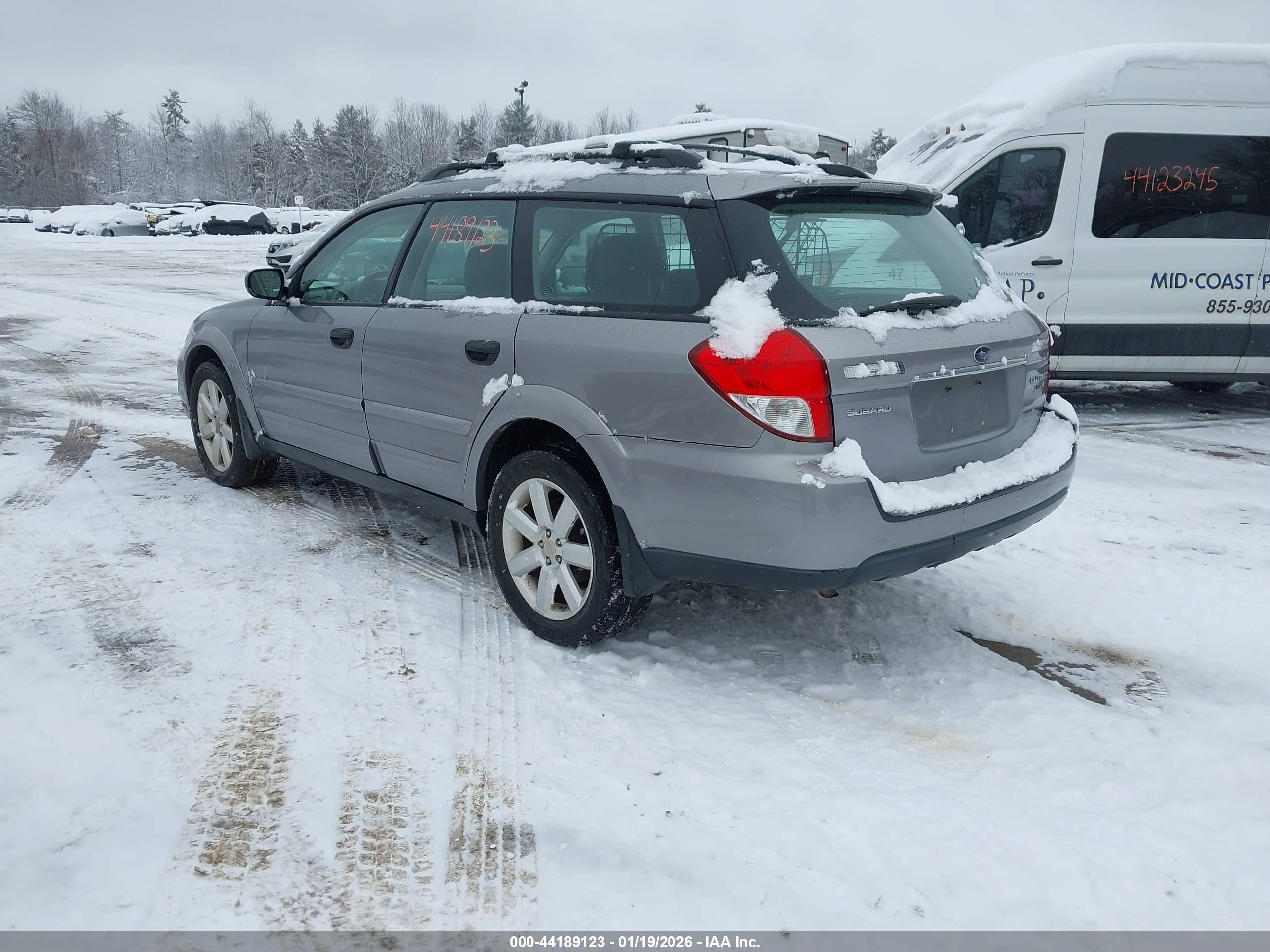 SUBARU OUTBACK image 3
