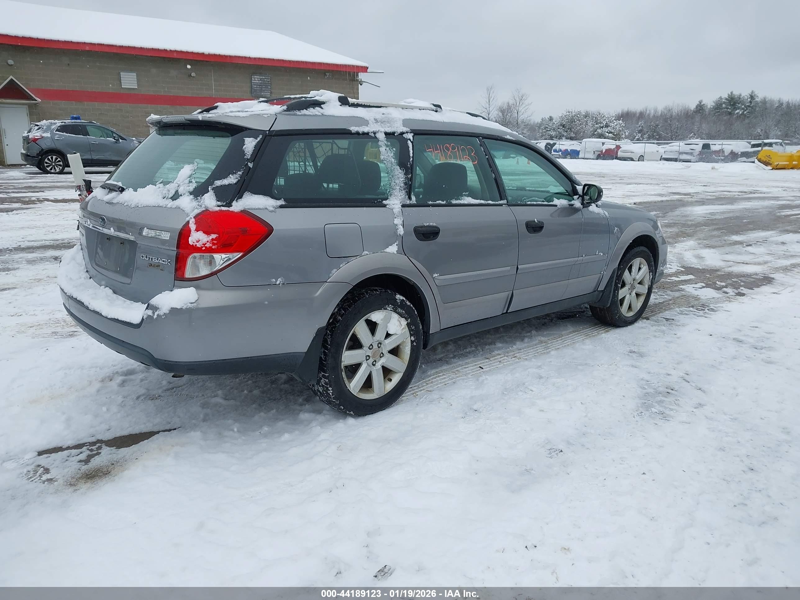 SUBARU OUTBACK image 4