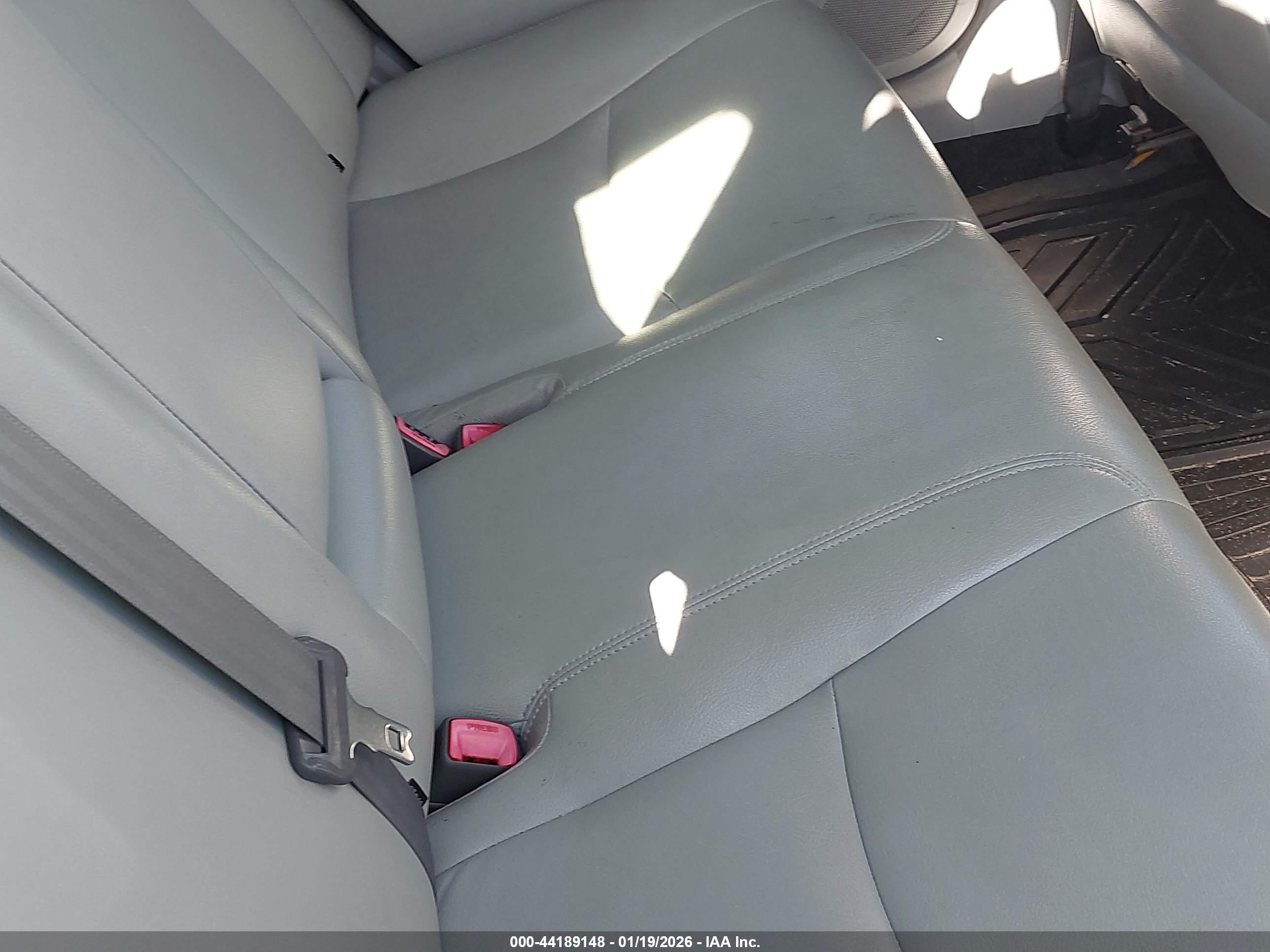 TOYOTA PRIUS image 8