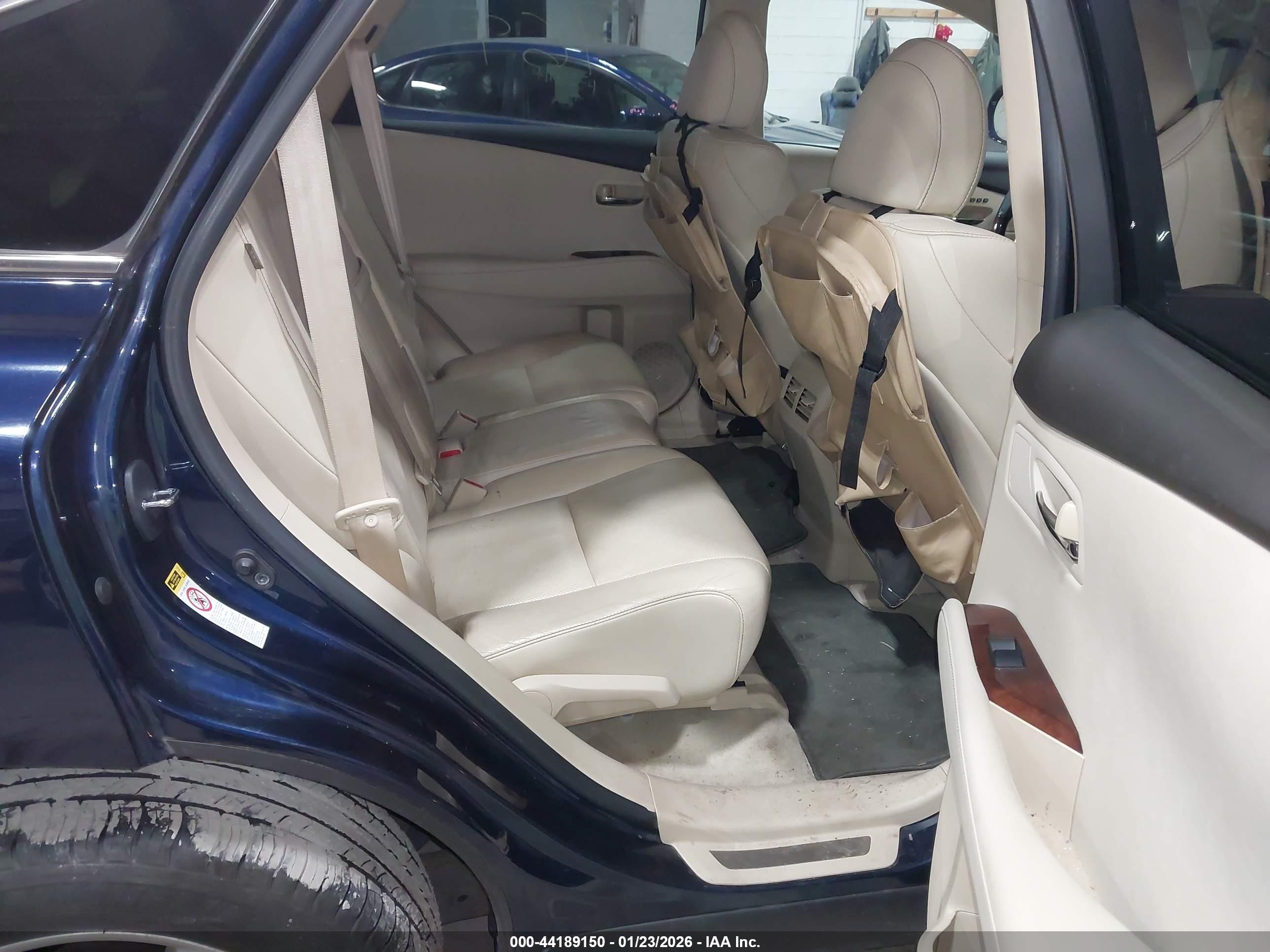 LEXUS RX image 8
