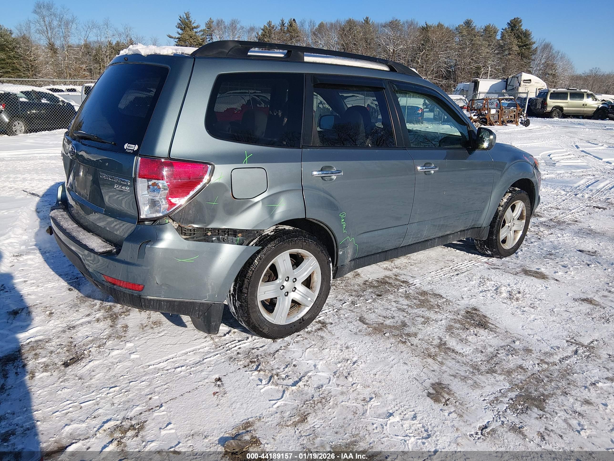 SUBARU FORESTER image 4
